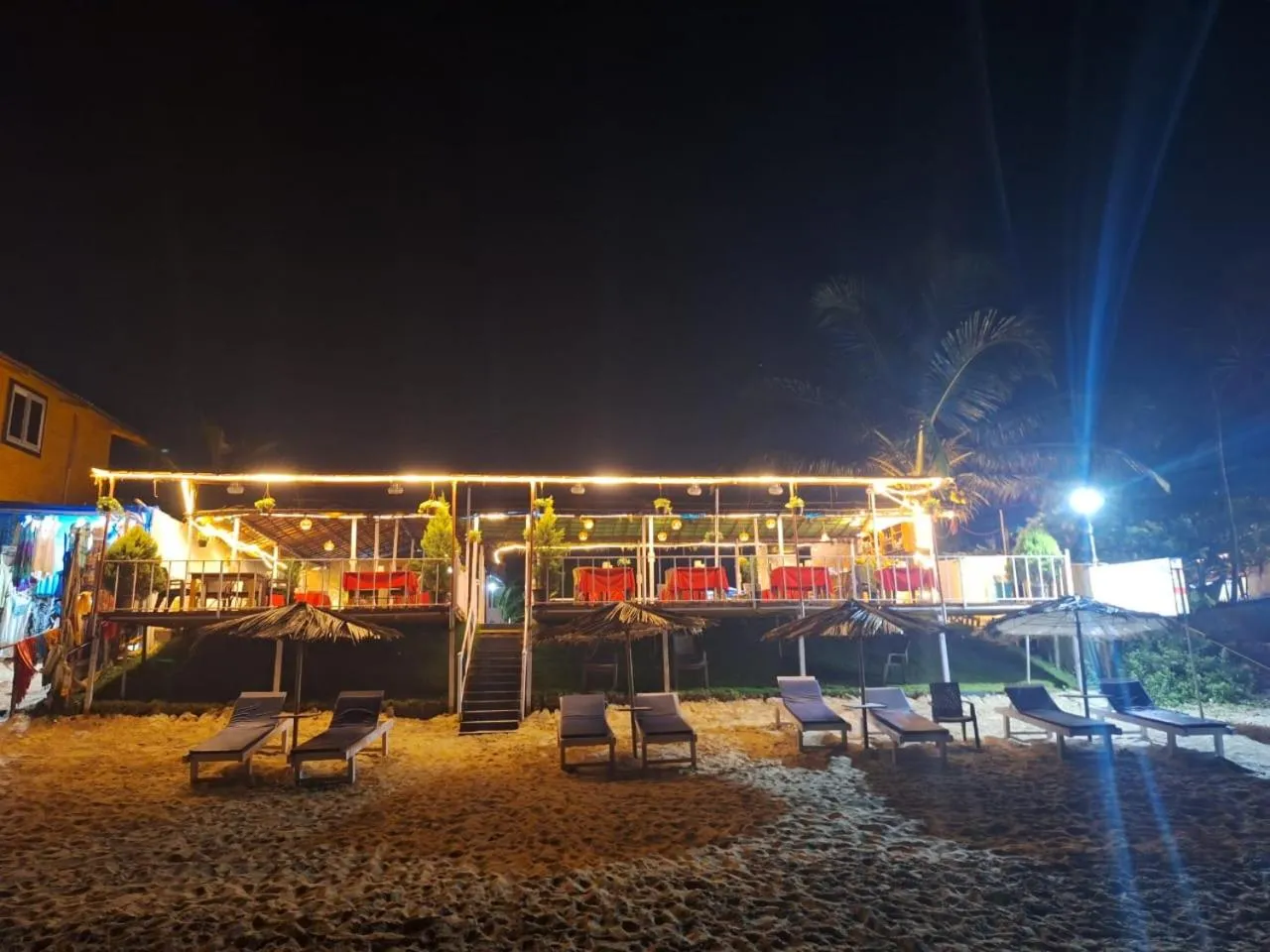 Night in Happy Shack Beach And Wooden Huts