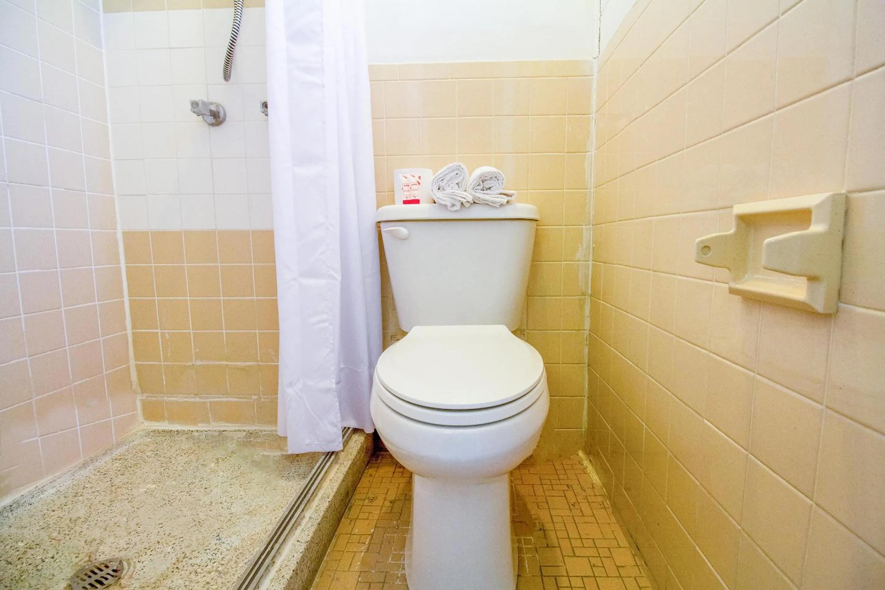 Bathroom in Wheeler Inn Texas, US - 83 By OYO