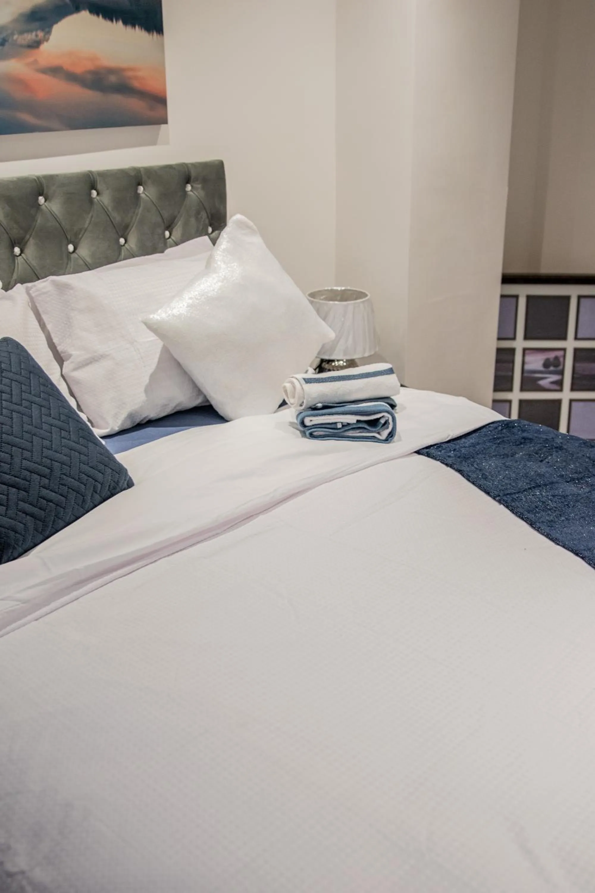 Bedroom in BV Comfy Spacious 3 Bedroom House At Tatton Street Manchester