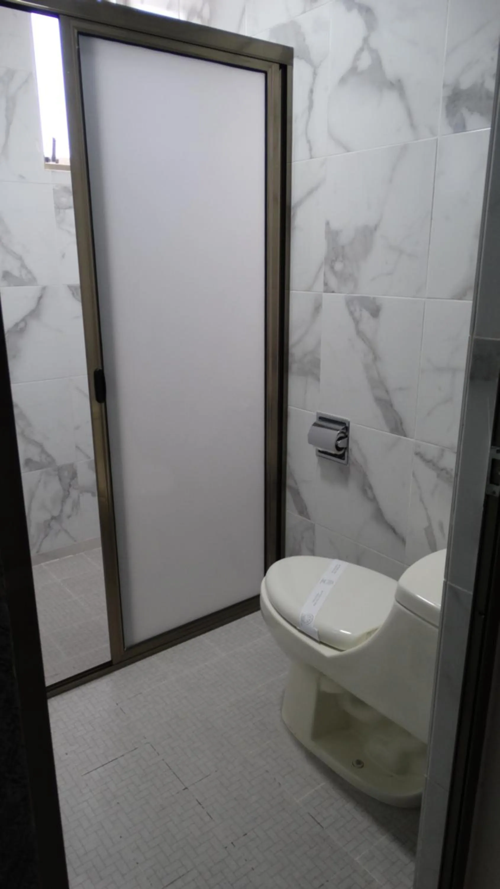 Shower in MOTEL & HOTEL ALJIBE