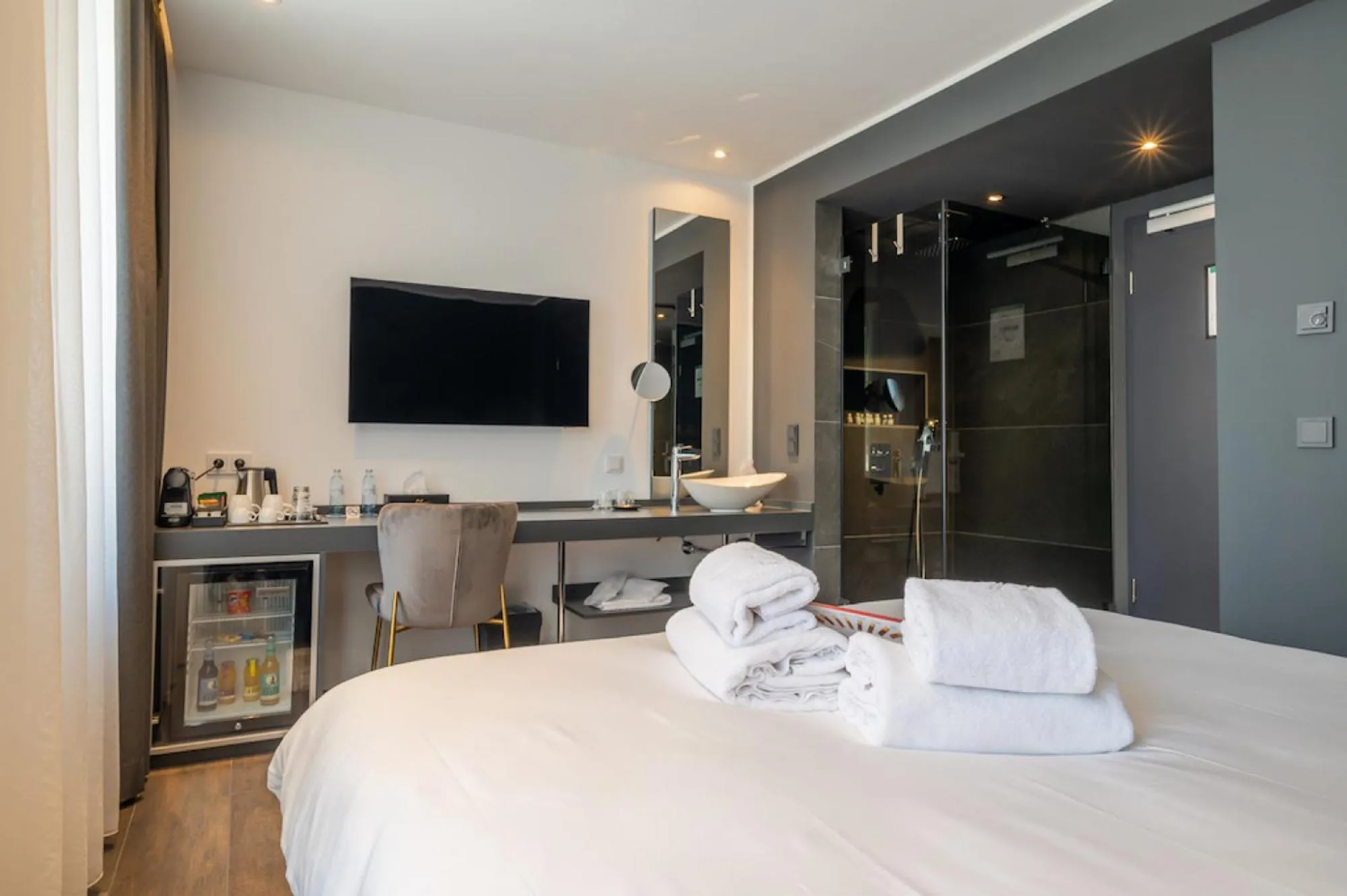 Photo of the whole room, Bed in Sellmann´s Boutique Hotel