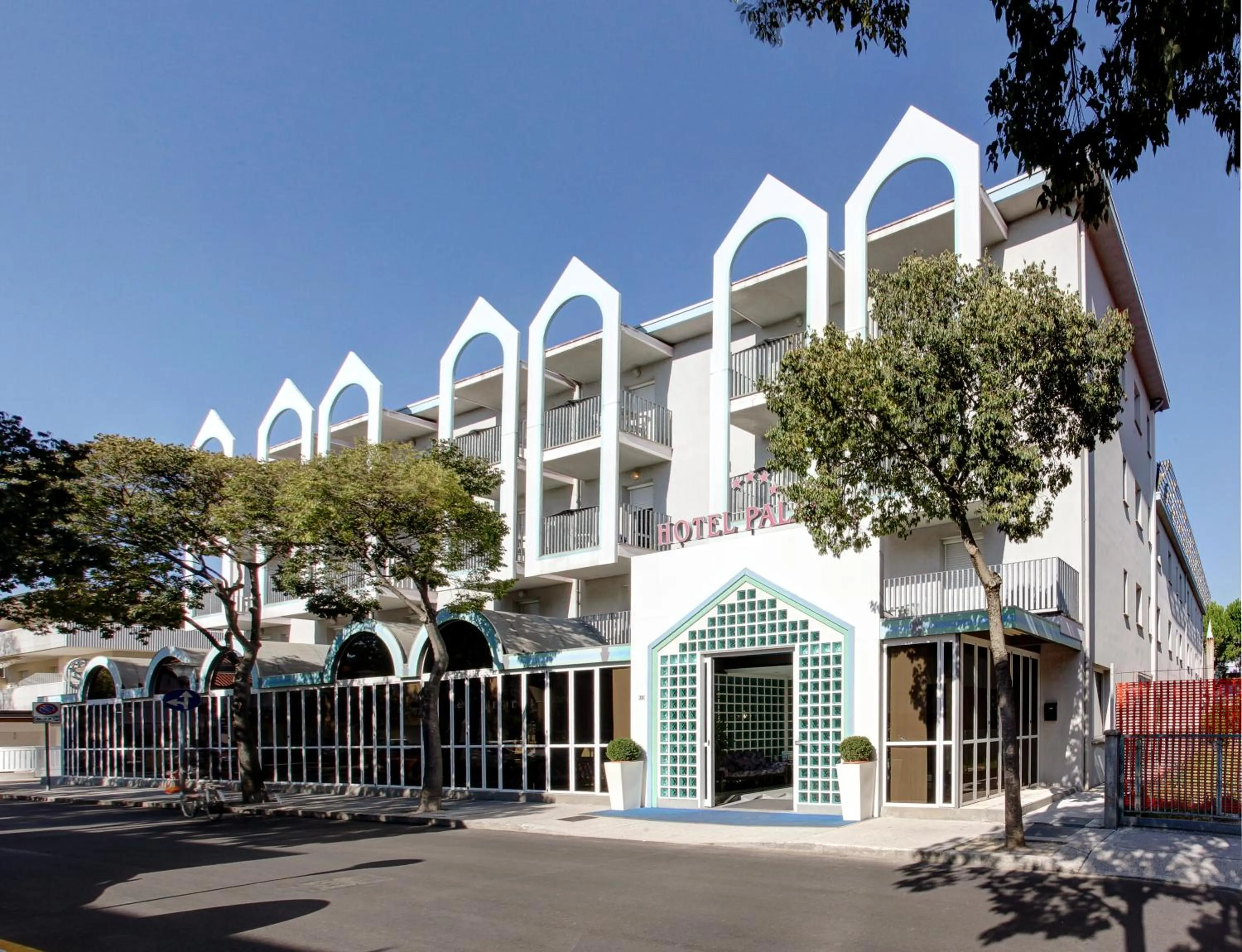 Facade/entrance in Hotel Palace