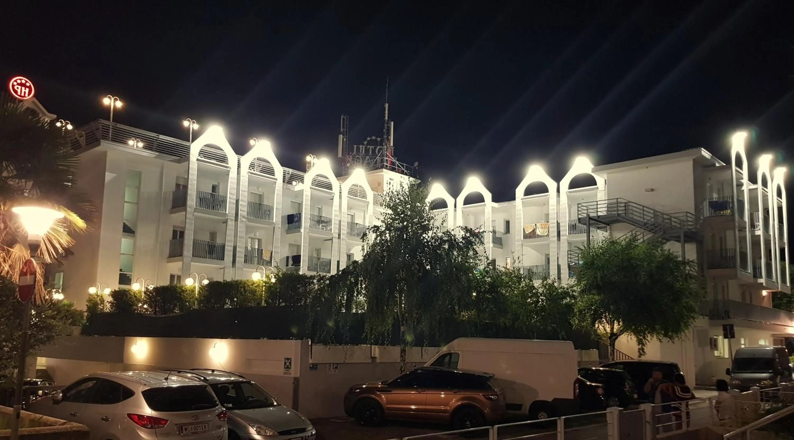 Facade/entrance in Hotel Palace
