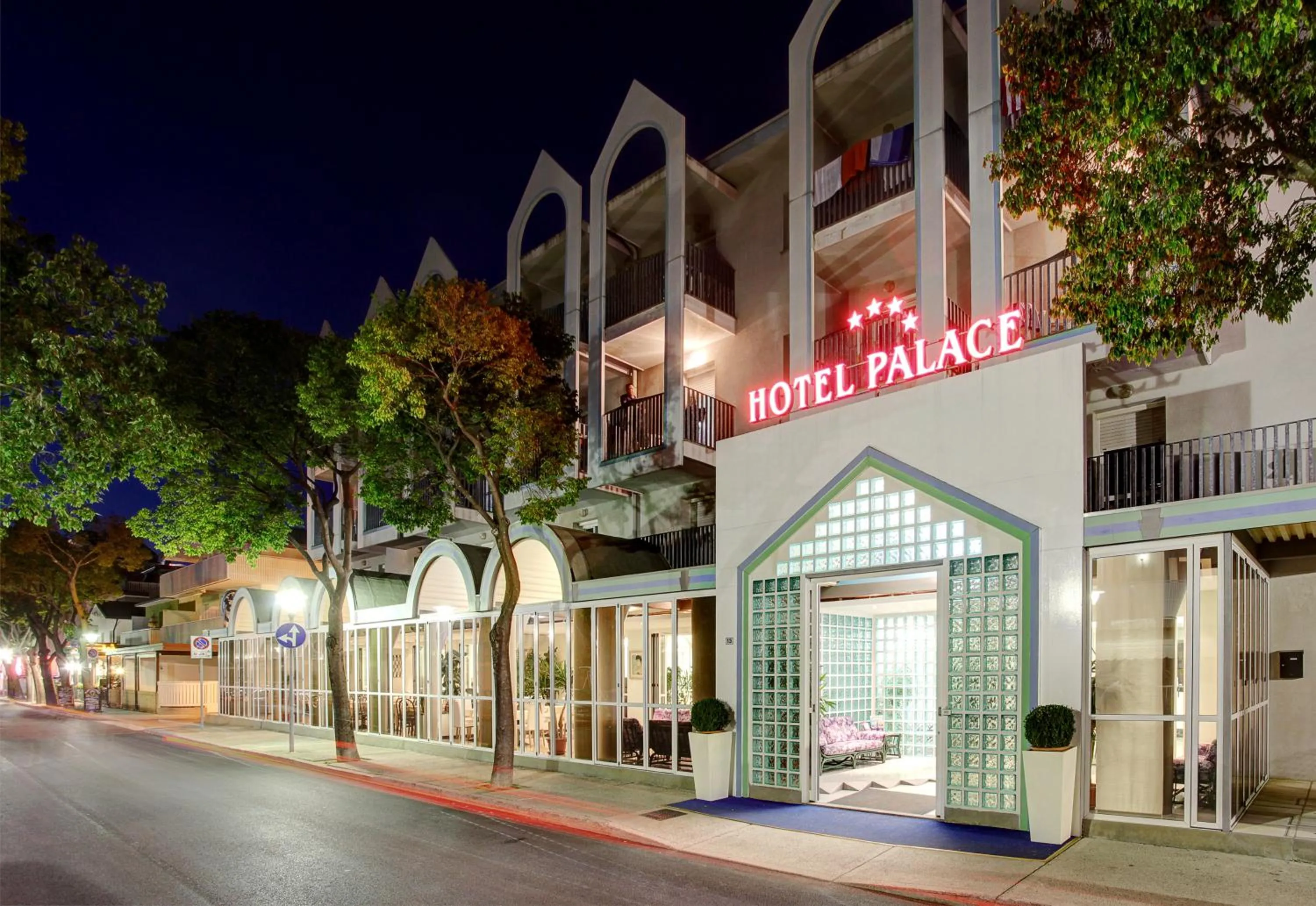 Facade/entrance in Hotel Palace