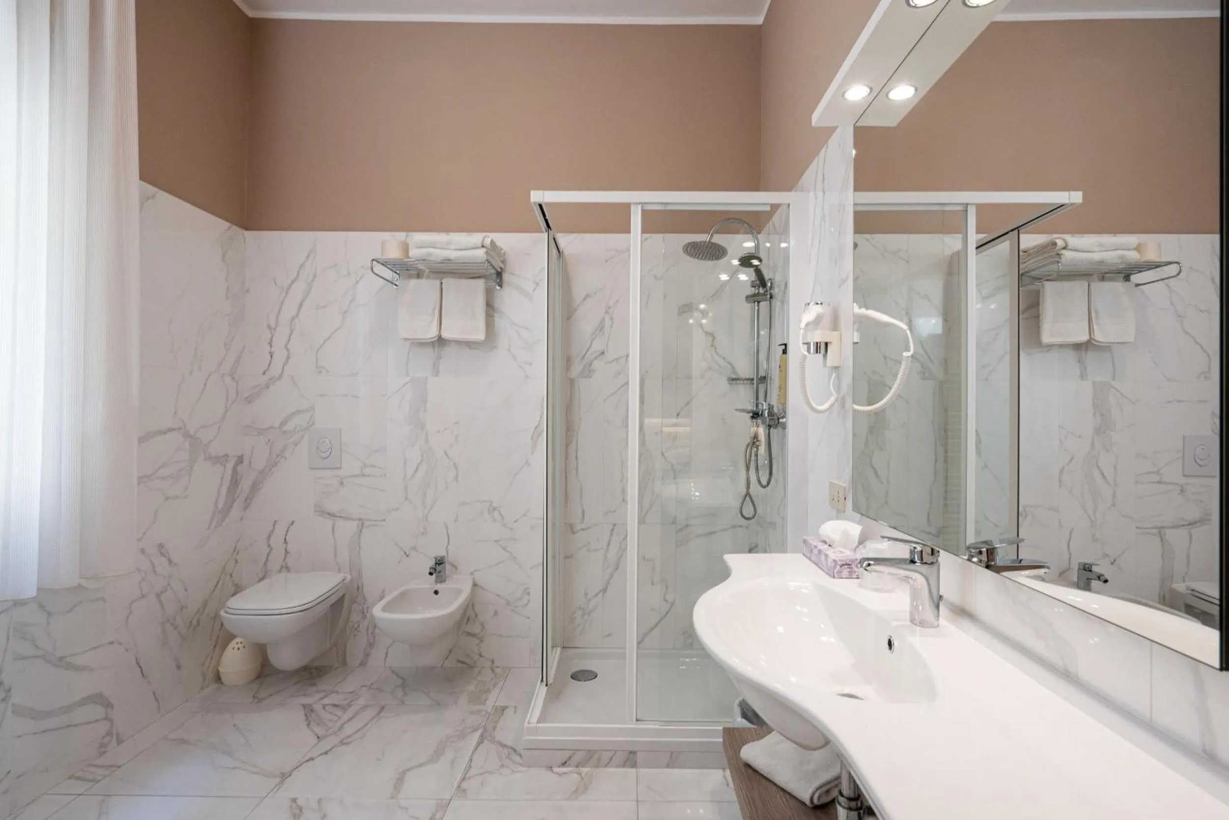 Bathroom in Hotel Olimpia