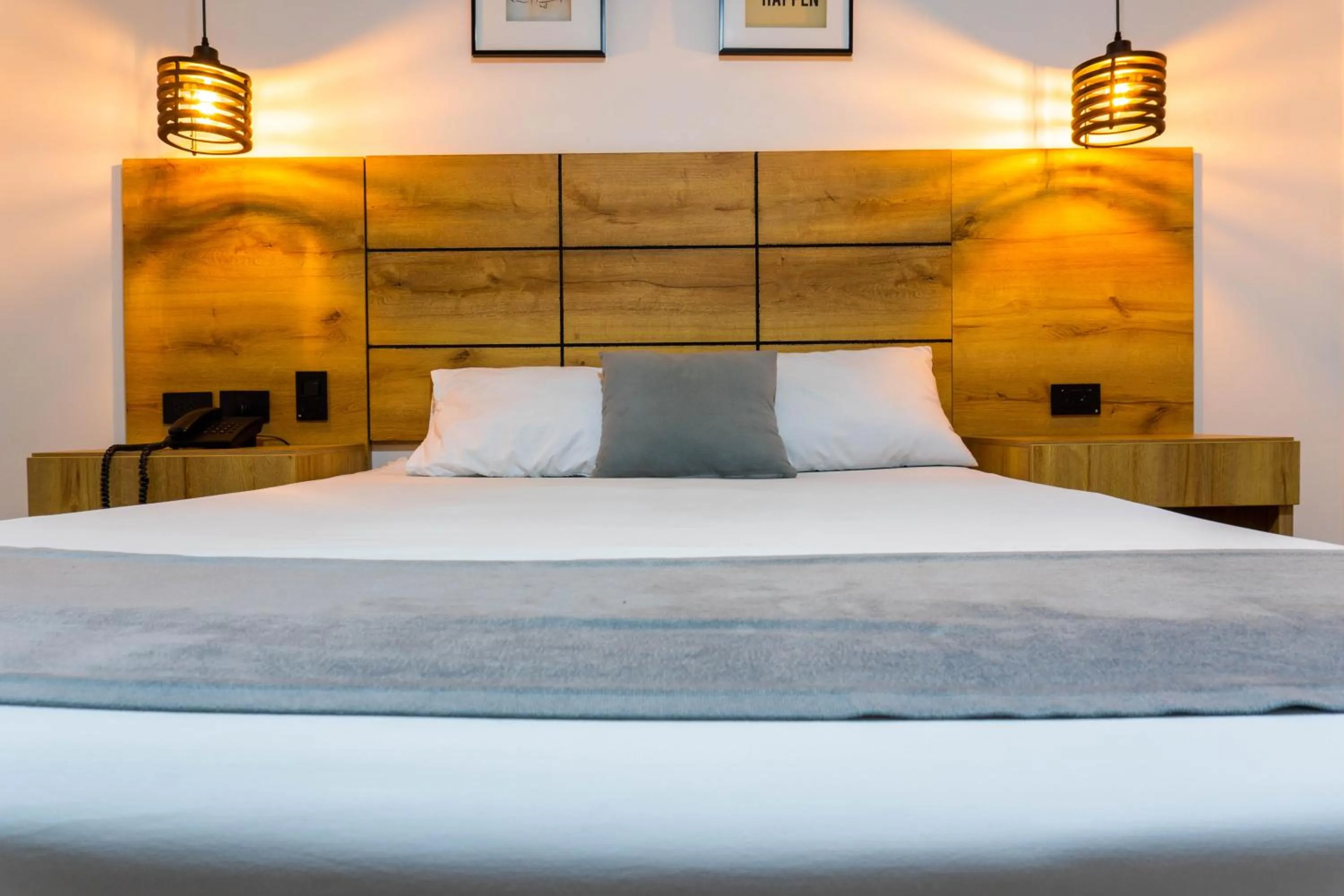 Bed in Hotel California City