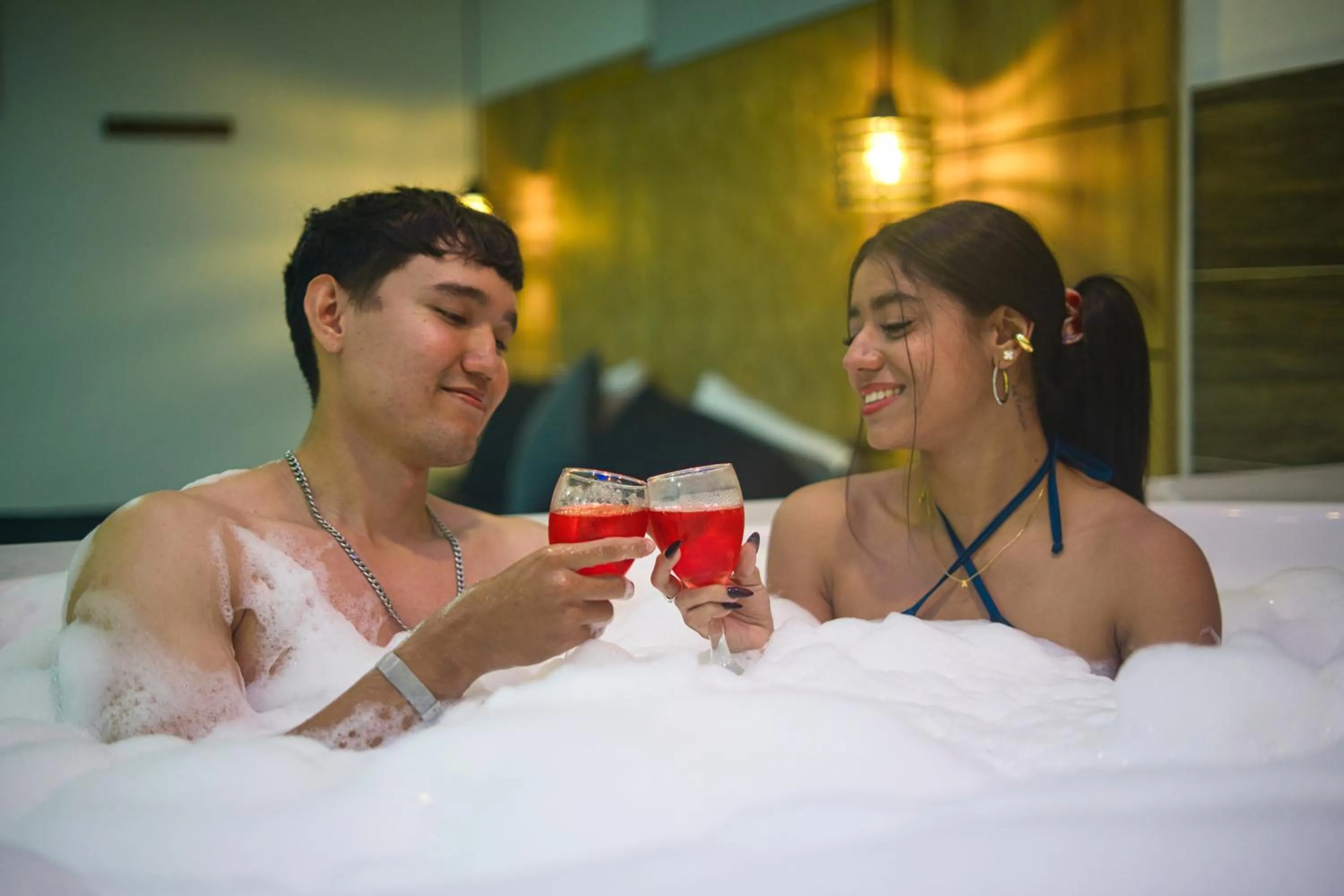 Guests, Bed in Hotel California City