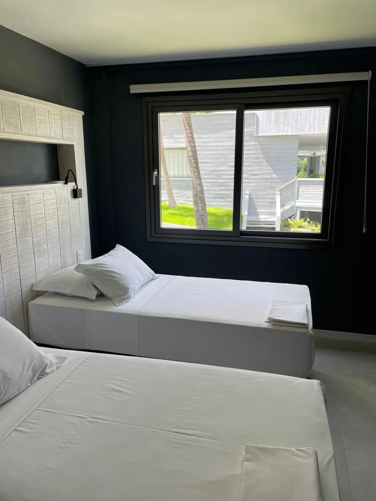 Bedroom, Bed in Club de Mar Condo Hotel