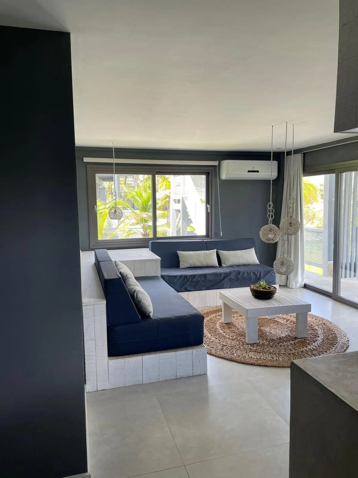 Living room, Bed in Club de Mar Condo Hotel