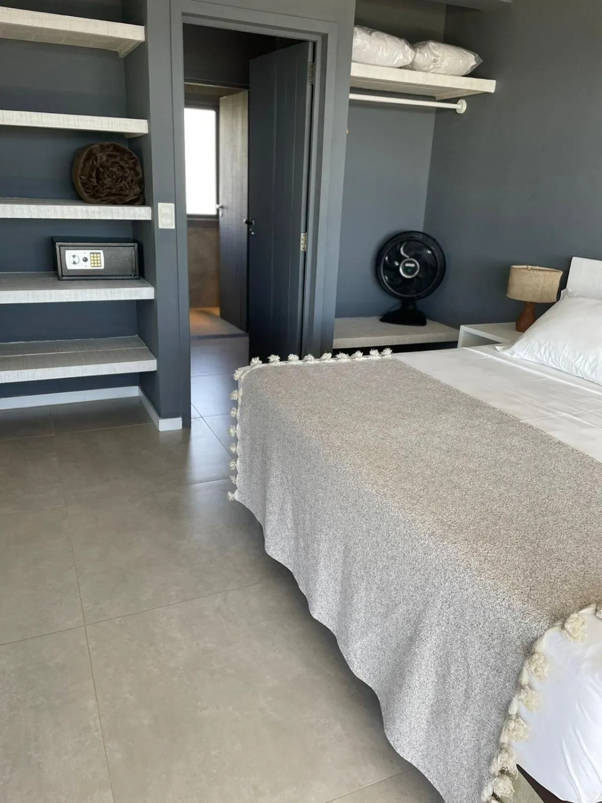 Bedroom, Bed in Club de Mar Condo Hotel