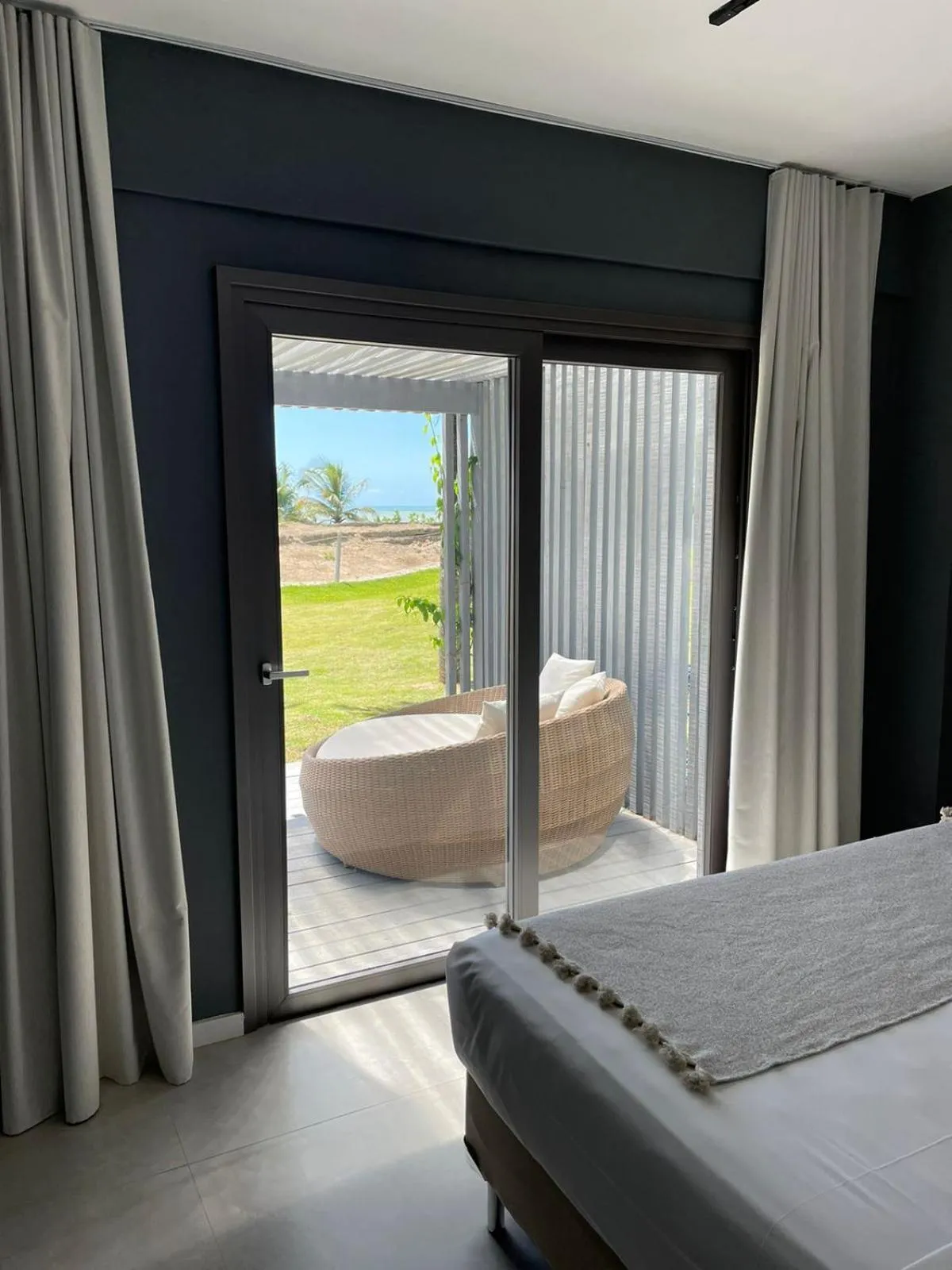 Bird's eye view, Bed in Club de Mar Condo Hotel