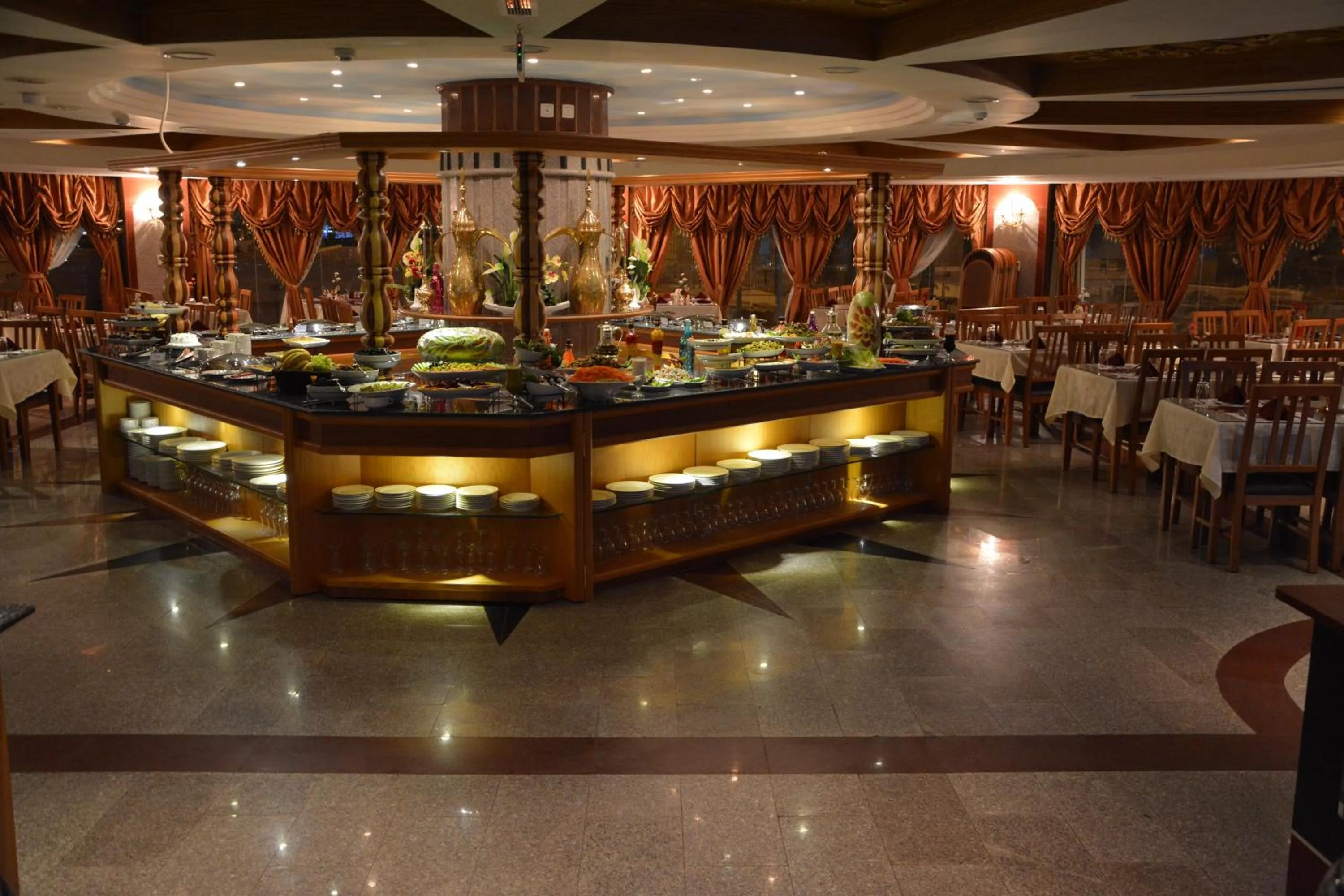 Restaurant/places to eat in Canary Beach Hotel