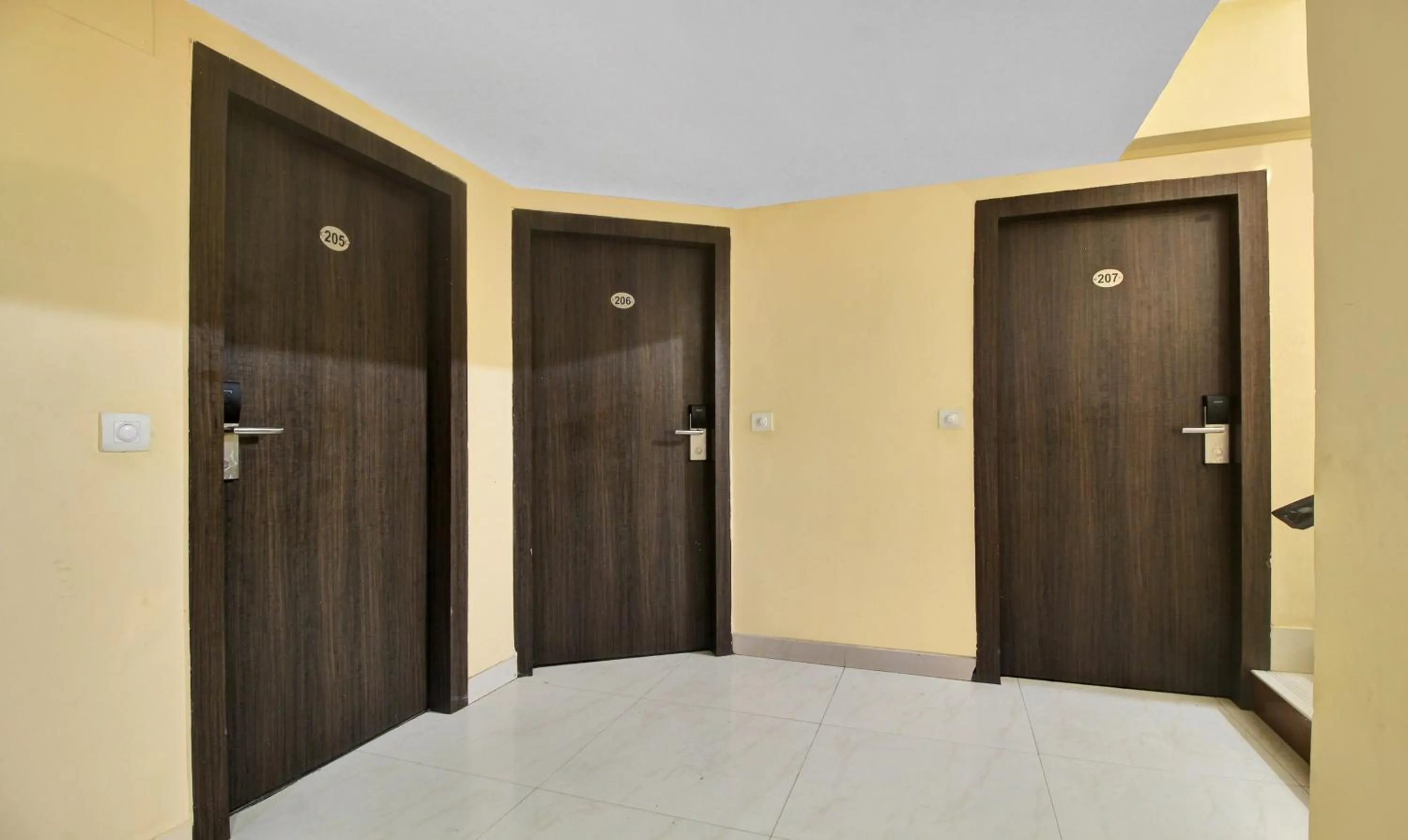 Lobby or reception, Bed in Treebo Mangalam, Bhawanipur