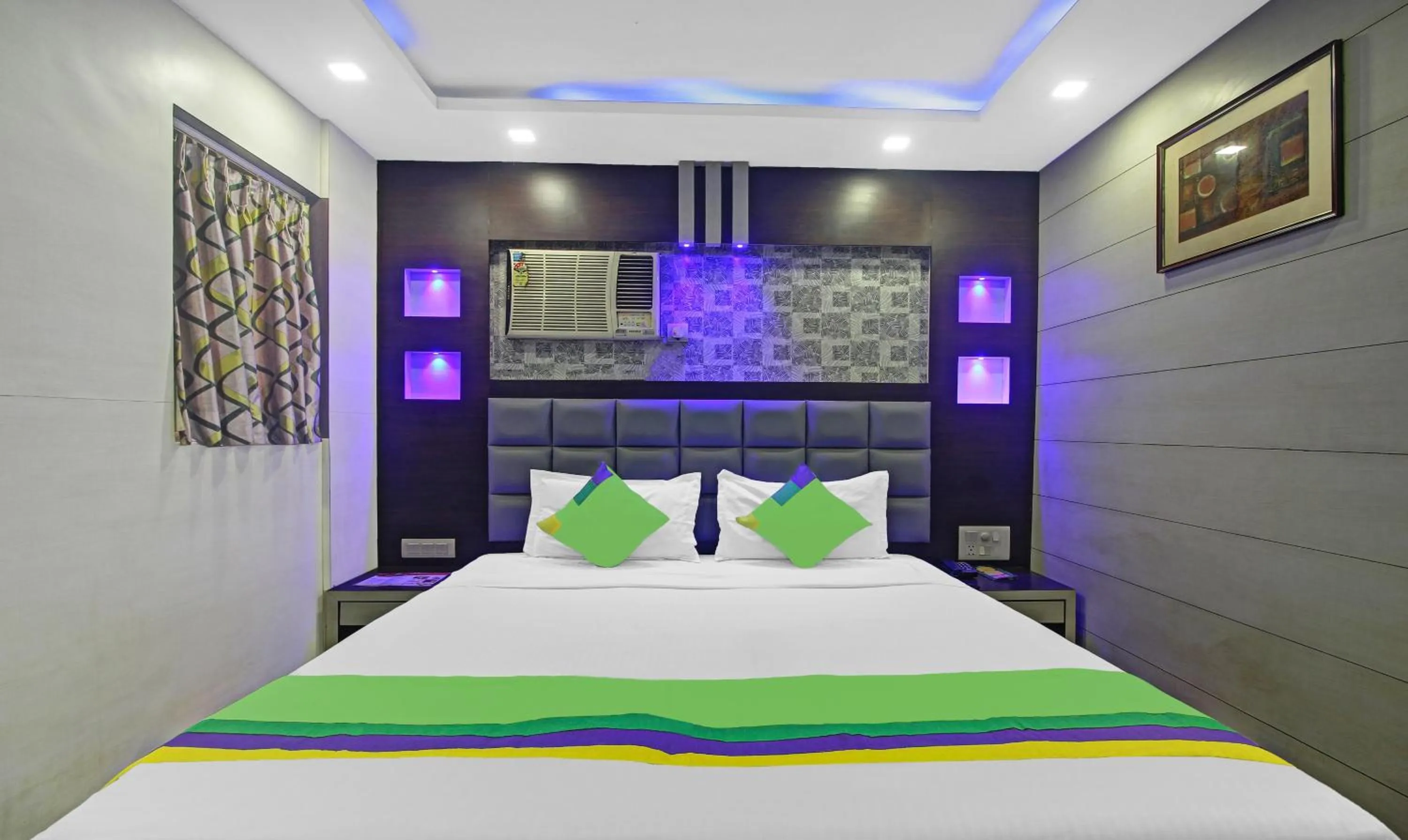 Bedroom, Bed in Treebo Mangalam, Bhawanipur