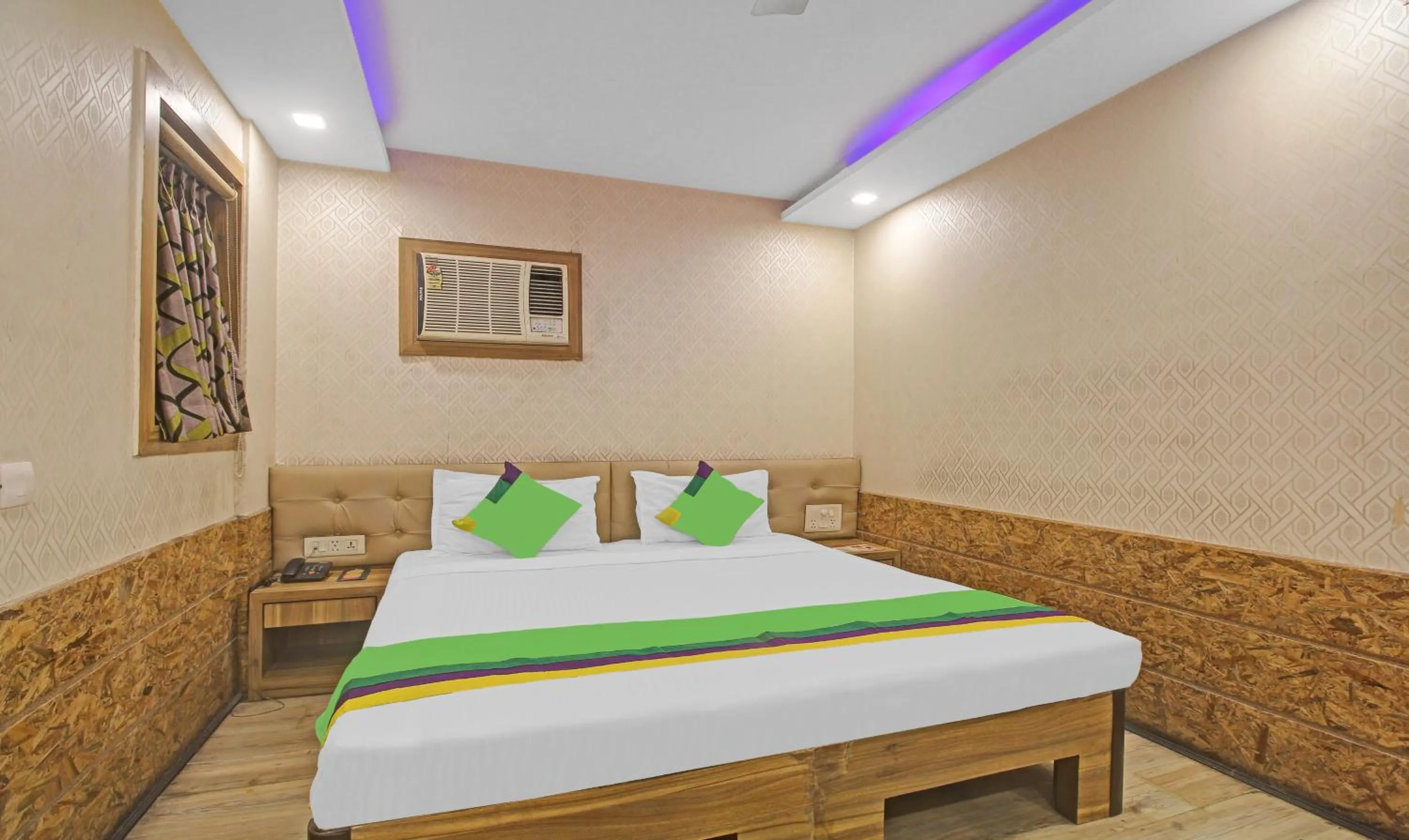 Bedroom, Bed in Treebo Mangalam, Bhawanipur
