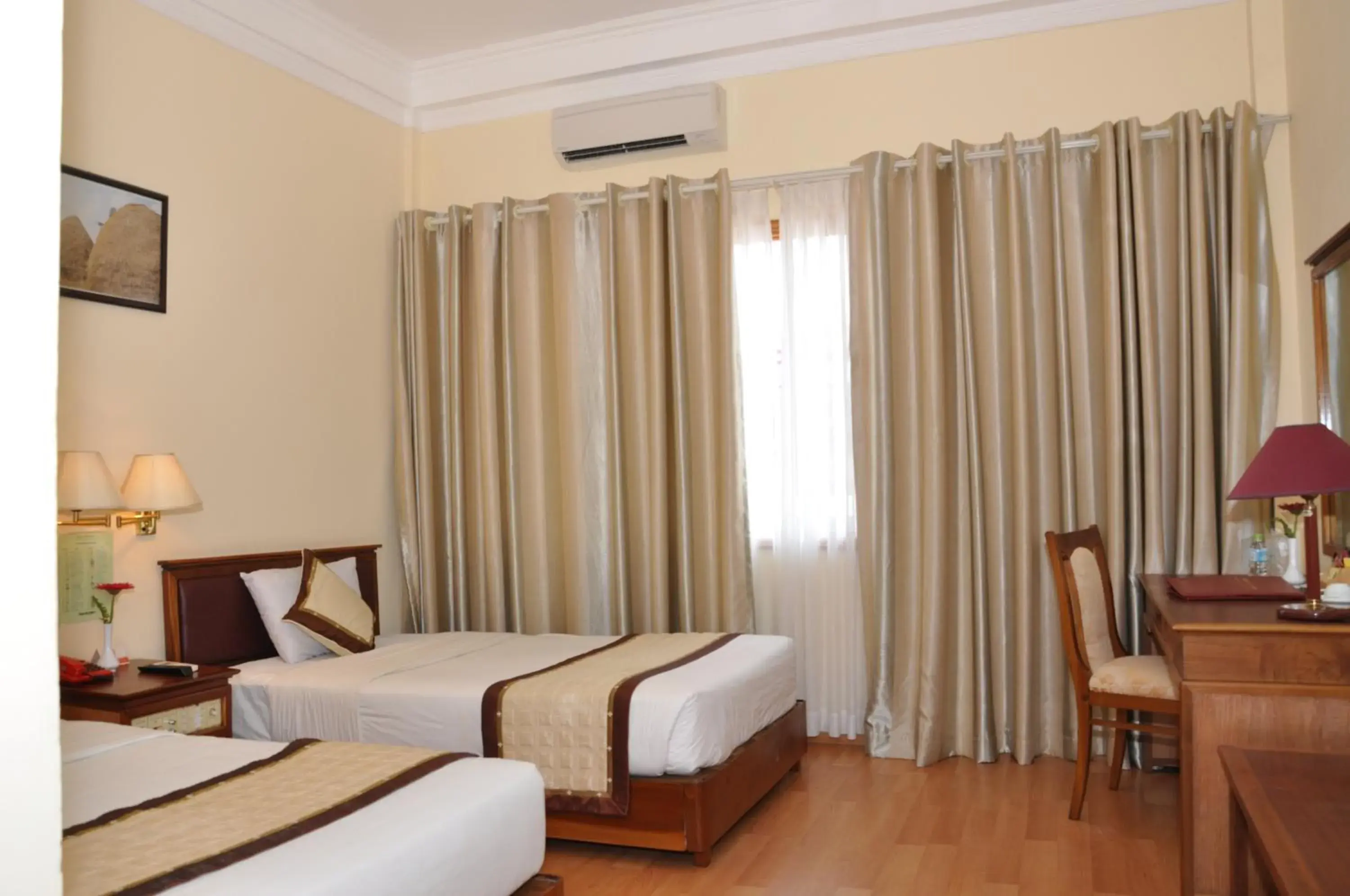 Deluxe Twin Room in Saigon Can Tho Hotel Deluxe Twin Room in Saigon Can Tho Hotel