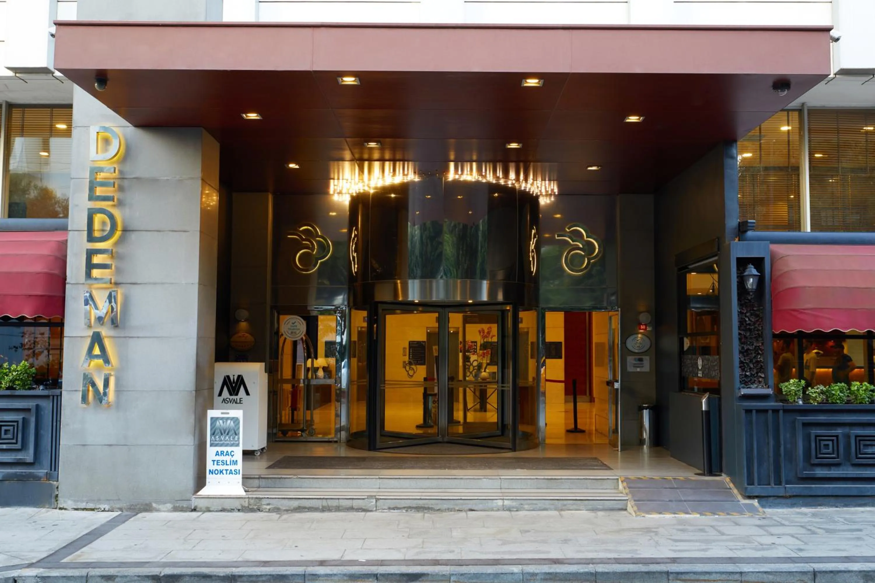 Facade/entrance in Dedeman Istanbul