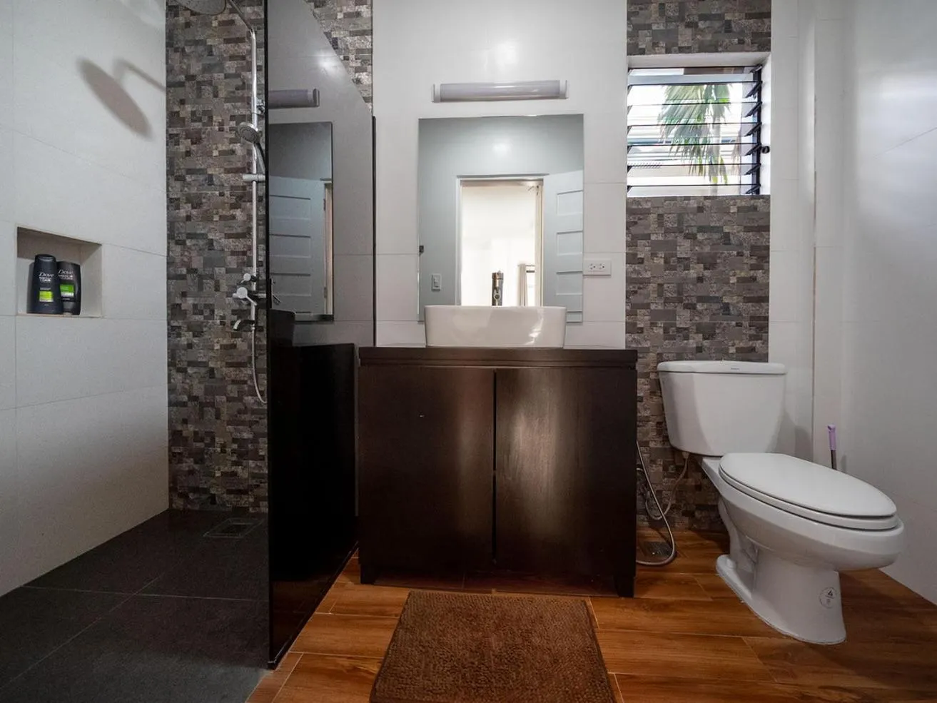 Bathroom in Aila Homestay