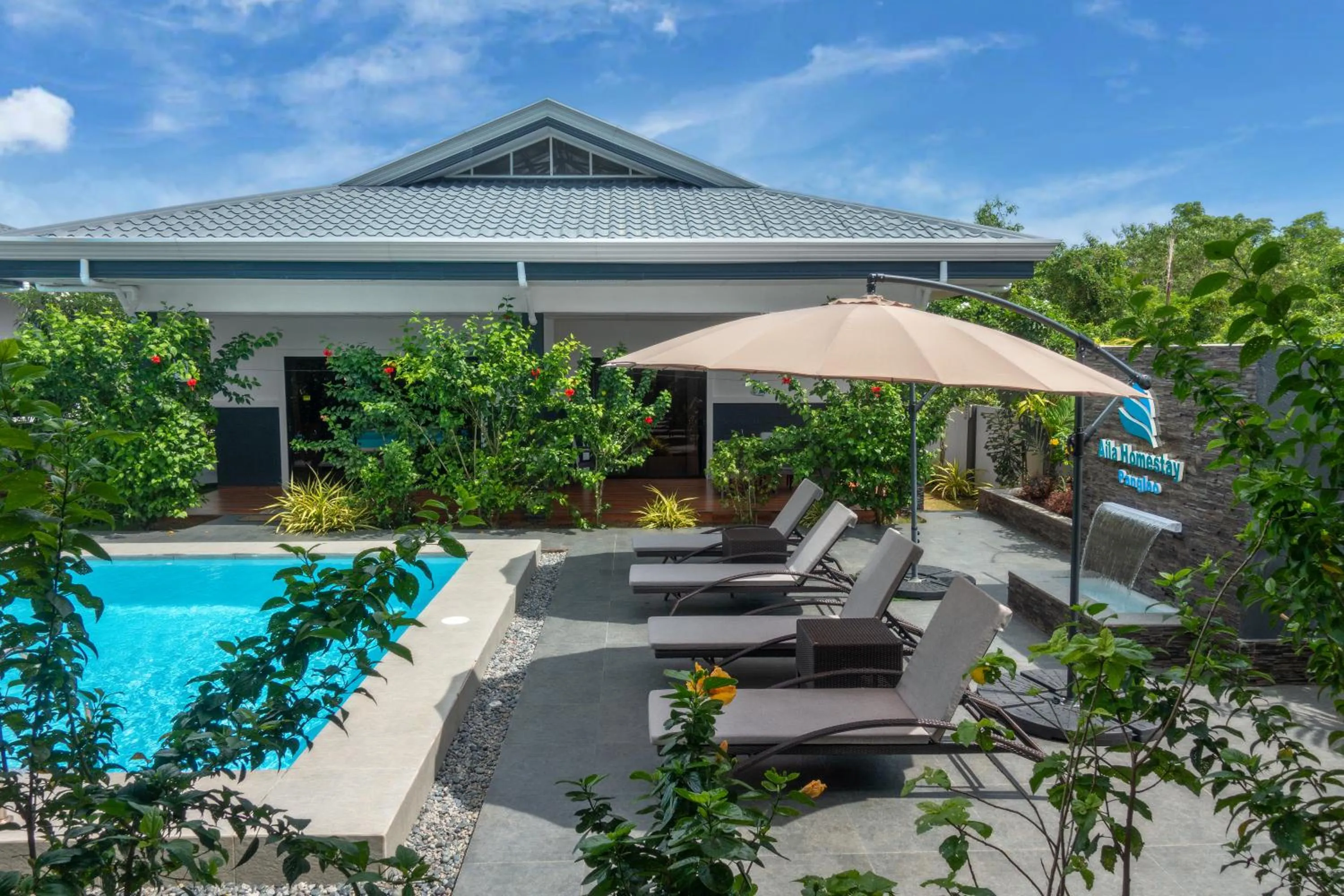 Swimming pool in Aila Homestay