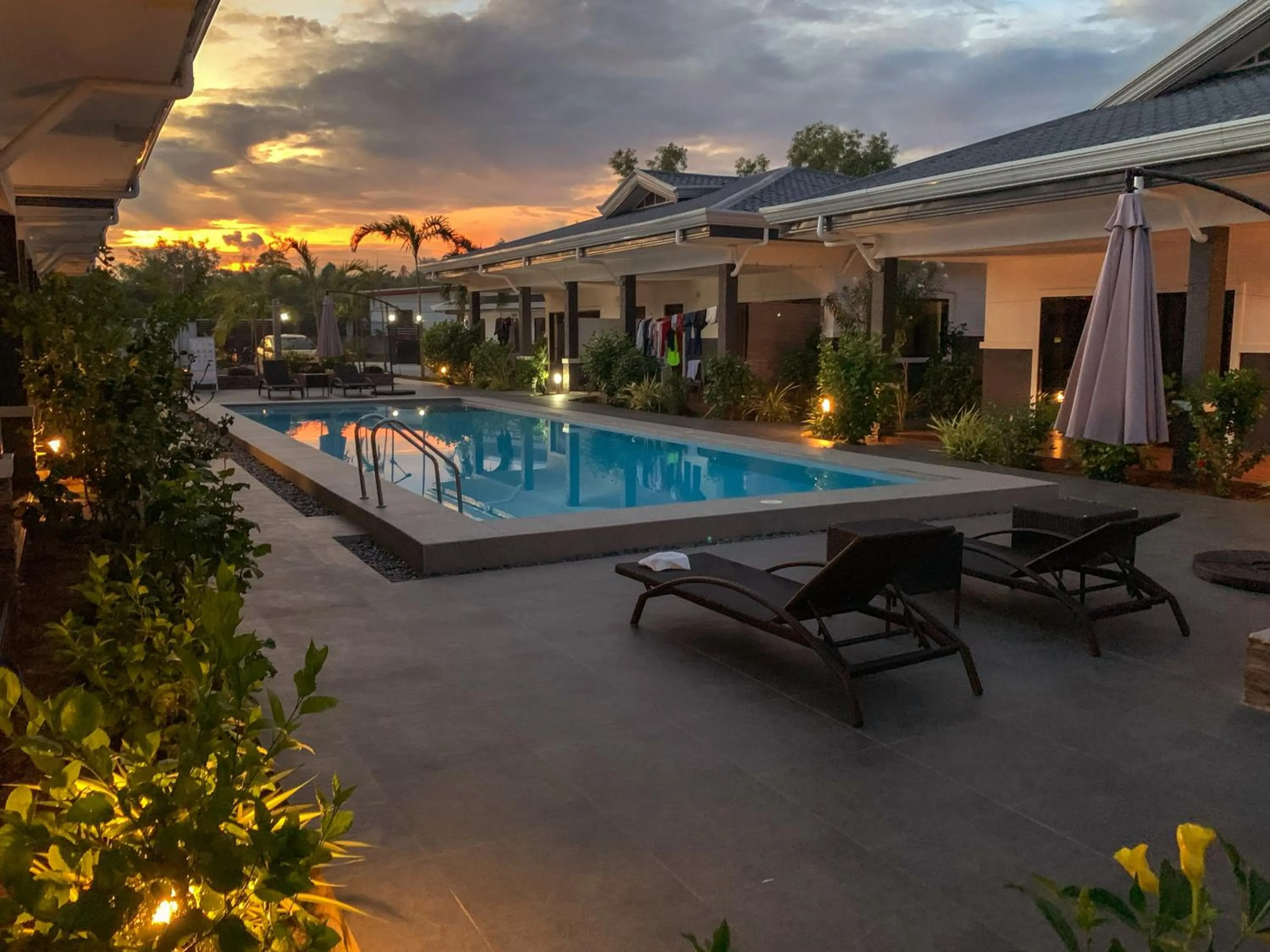 Swimming pool in Aila Homestay