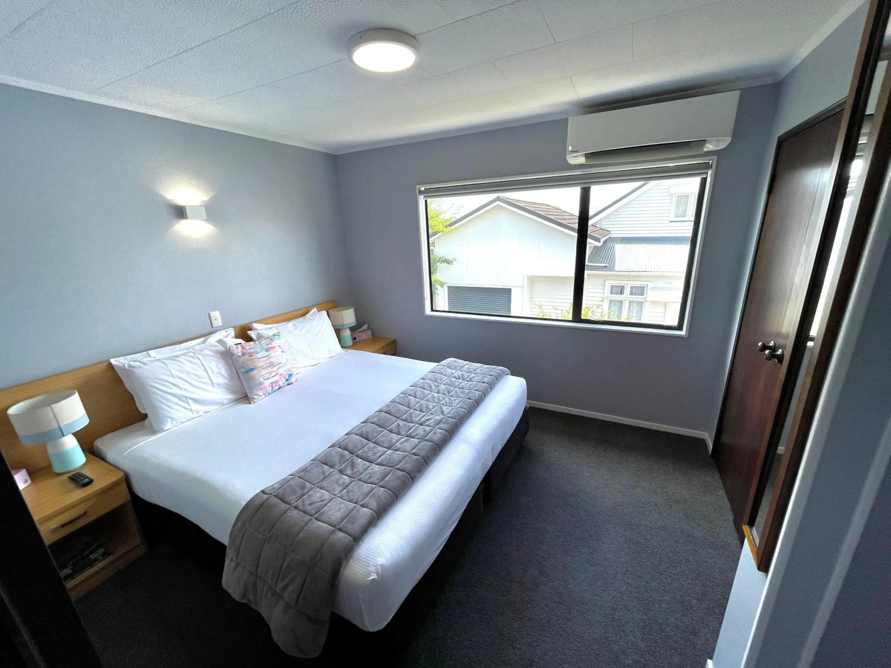 Bed in Hacienda Motor Lodge