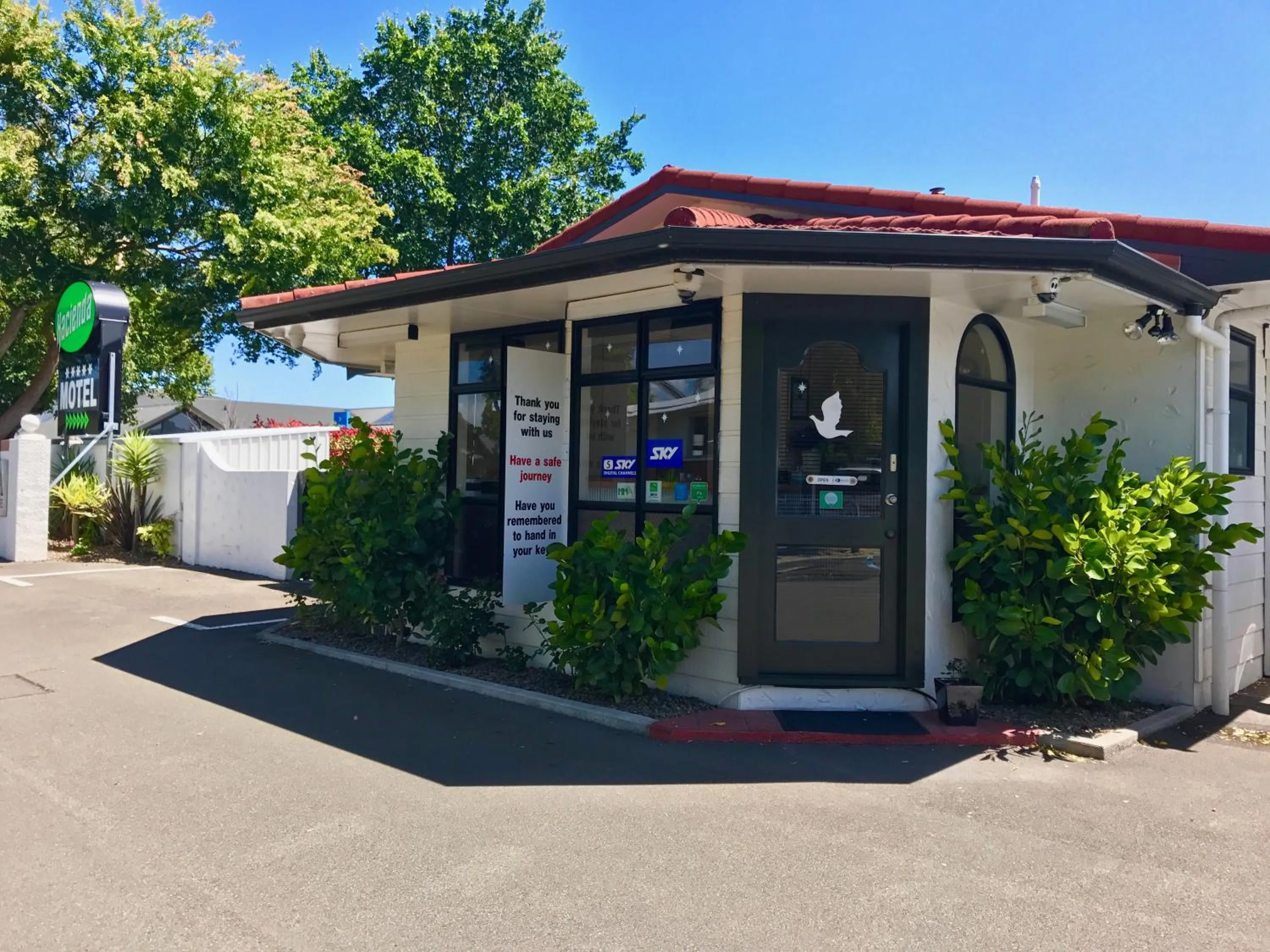 Property building in Hacienda Motor Lodge
