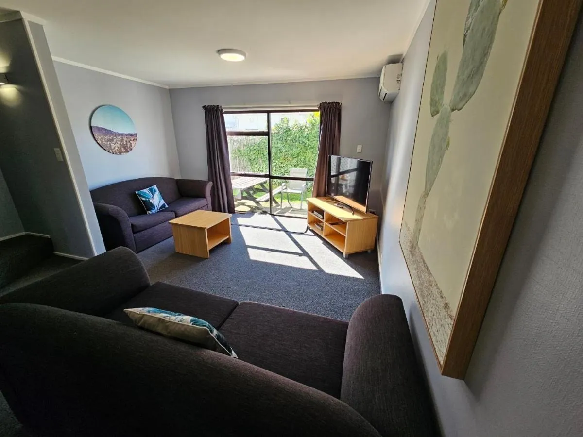 Hacienda Motor Lodge