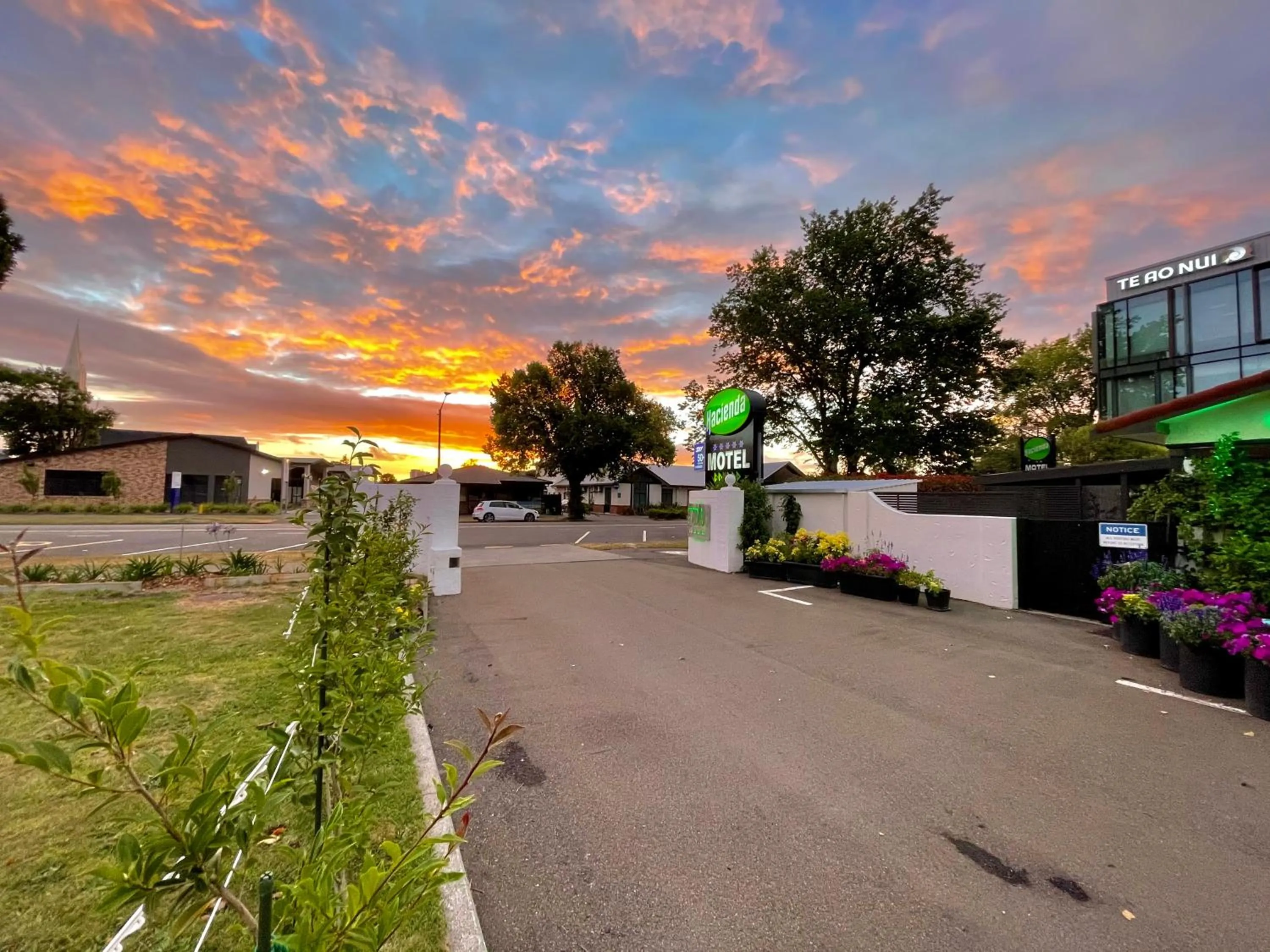 Street view in Hacienda Motor Lodge
