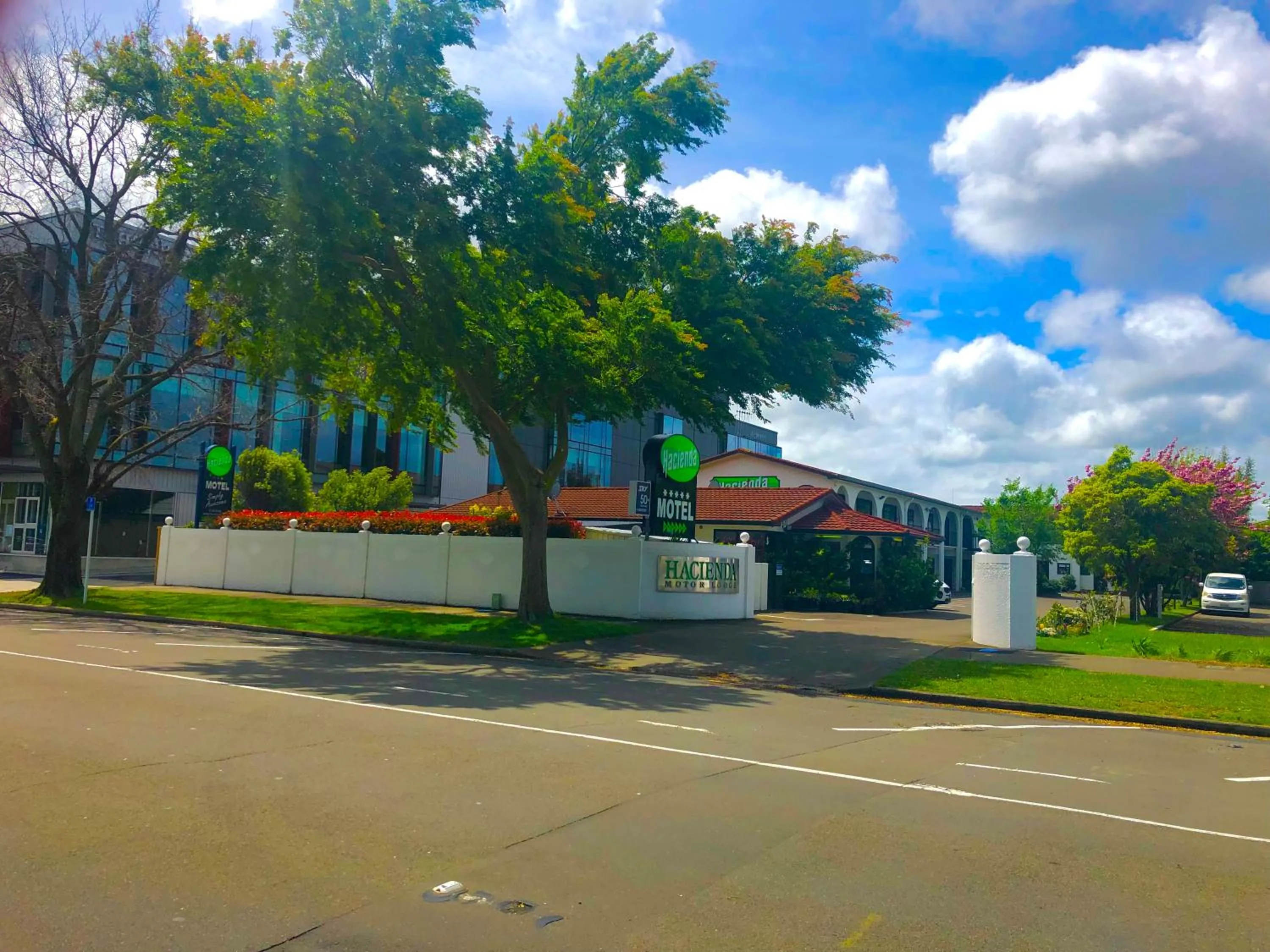 Property building in Hacienda Motor Lodge