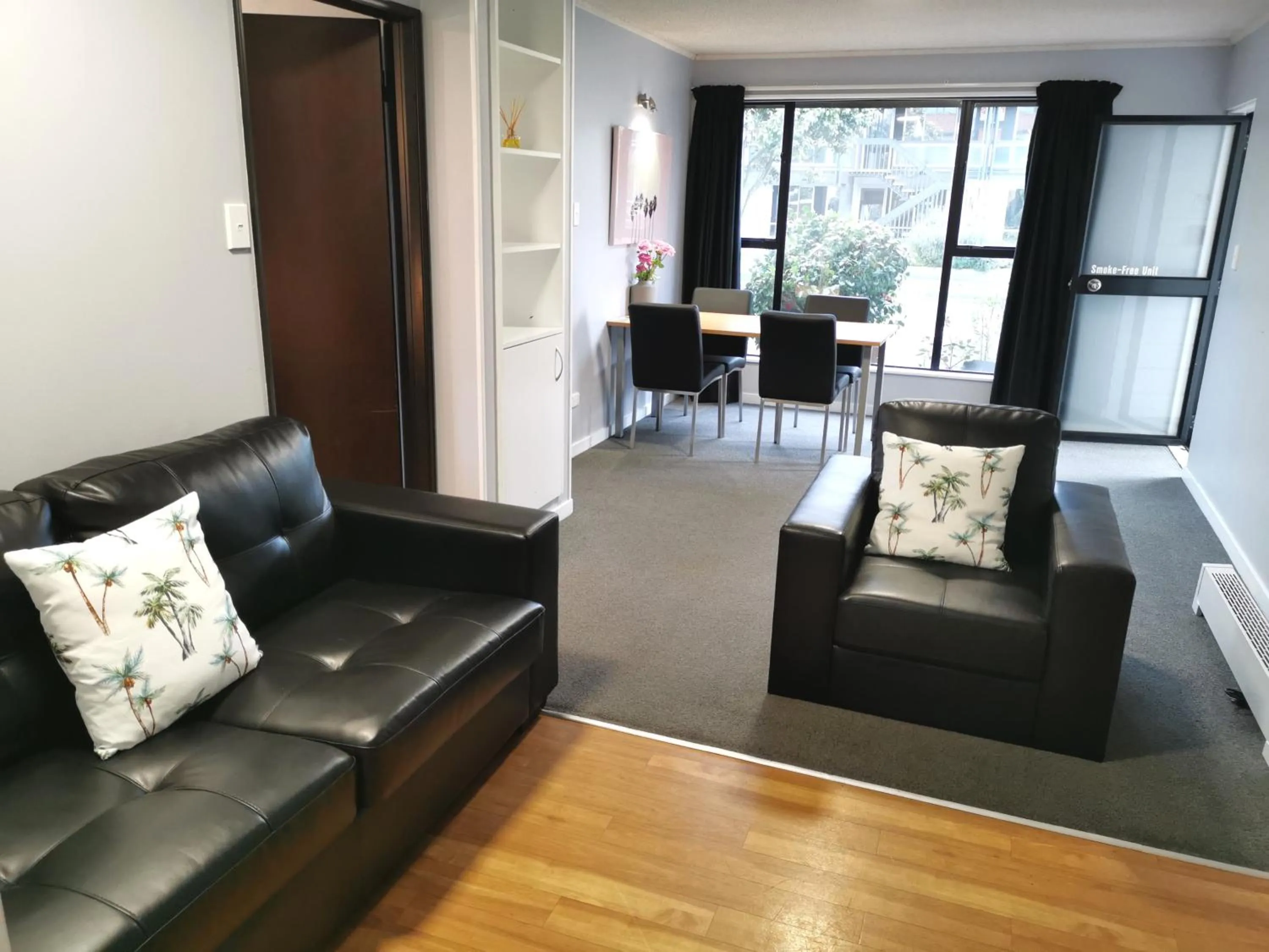 Living room in Hacienda Motor Lodge