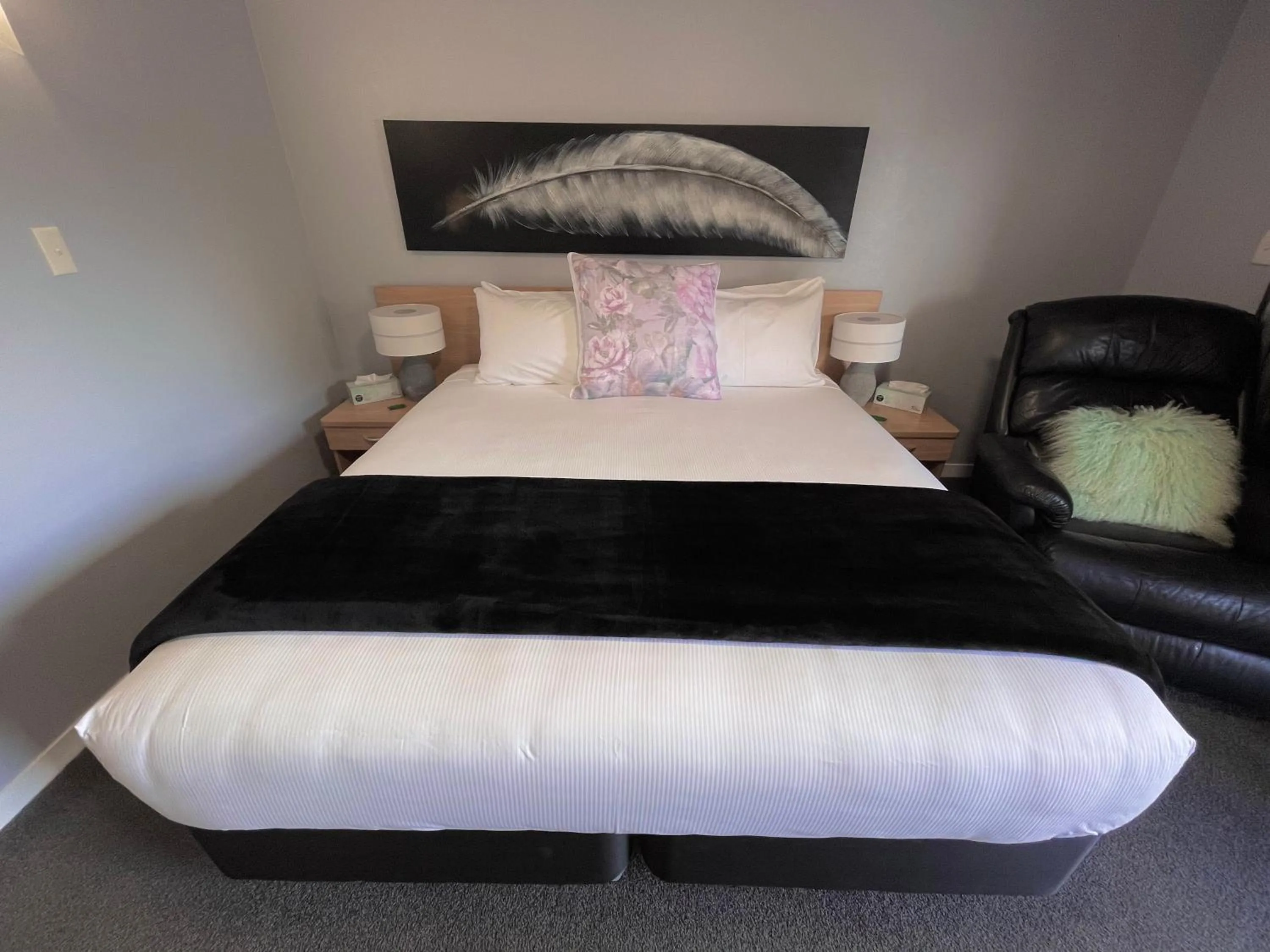 Bed in Hacienda Motor Lodge