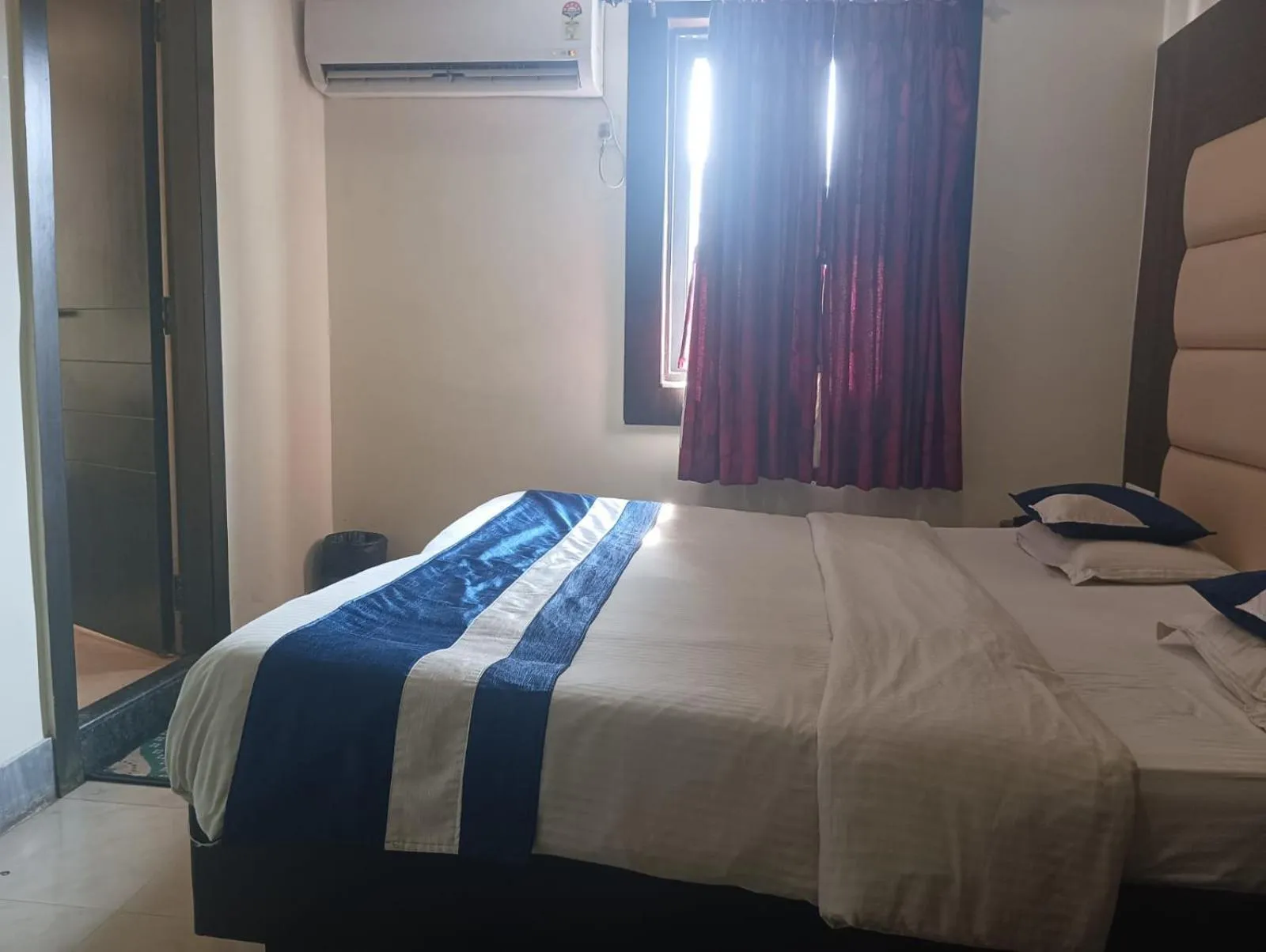 Bed in Hotel Presidency Inn