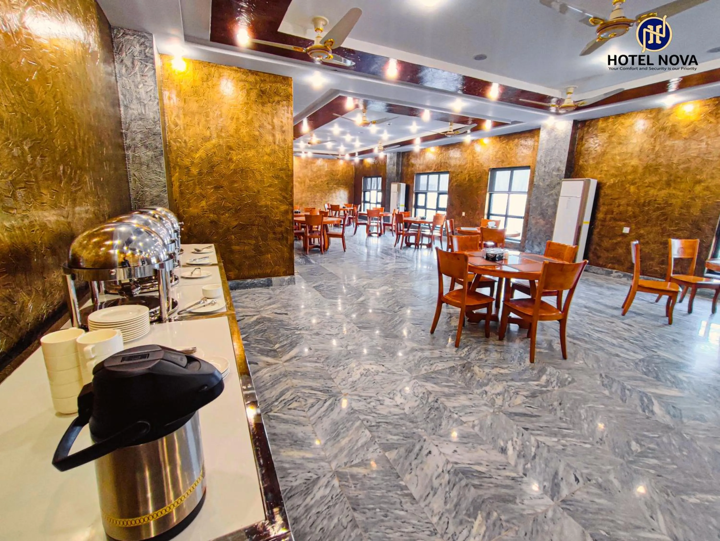 Restaurant/places to eat in Hotel Nova