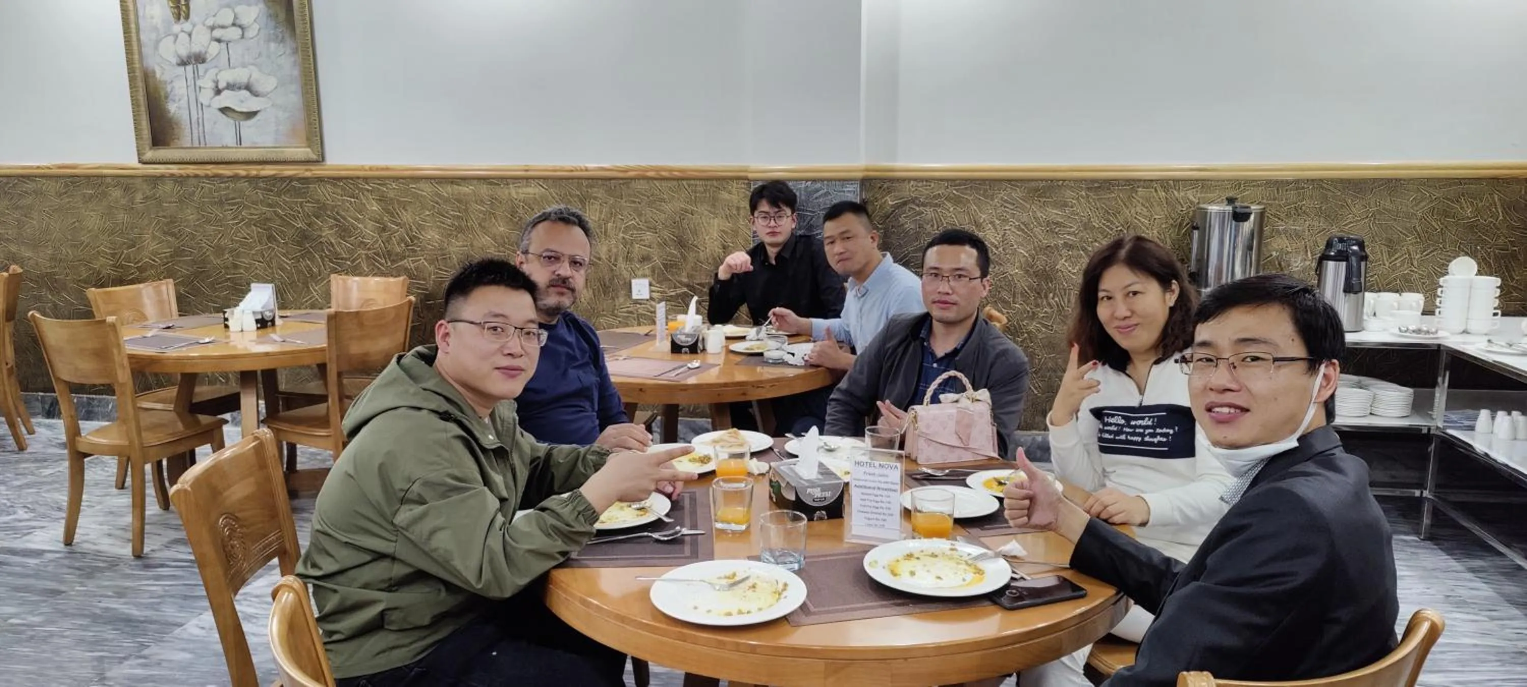 Restaurant/places to eat in Hotel Nova