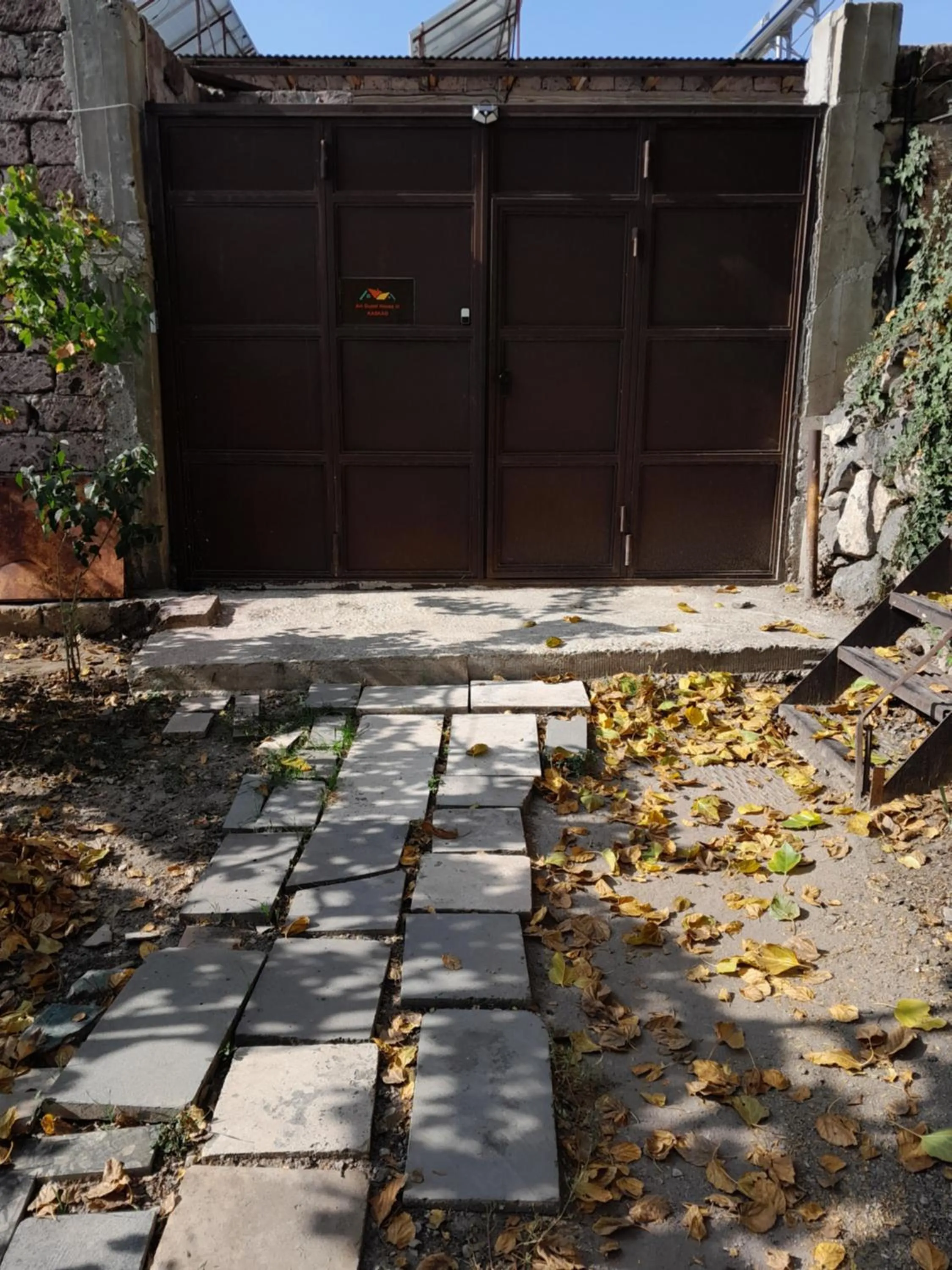 Facade/entrance in Art Guest House in KASKAD