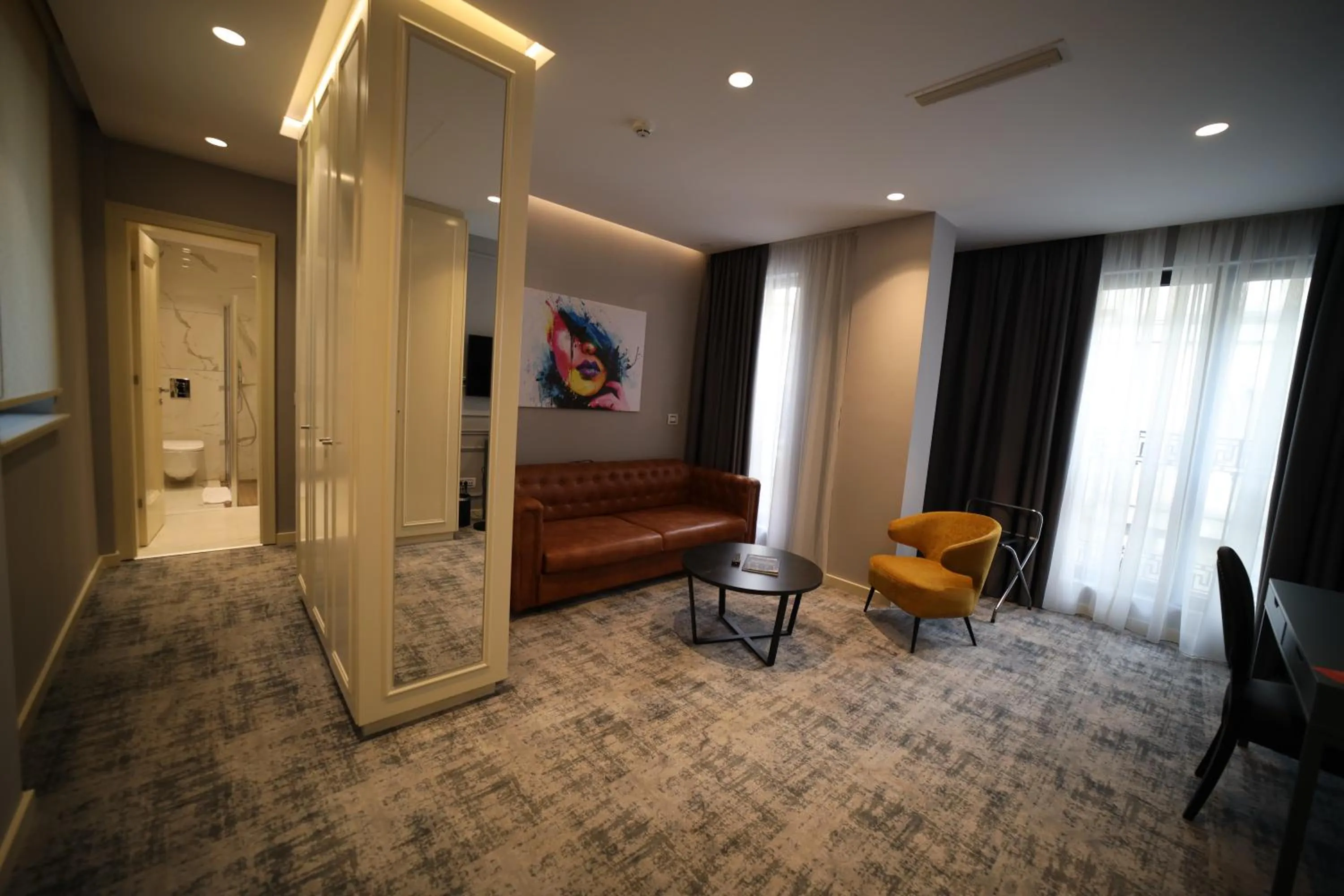 TV and multimedia in H41 Luxury Suites