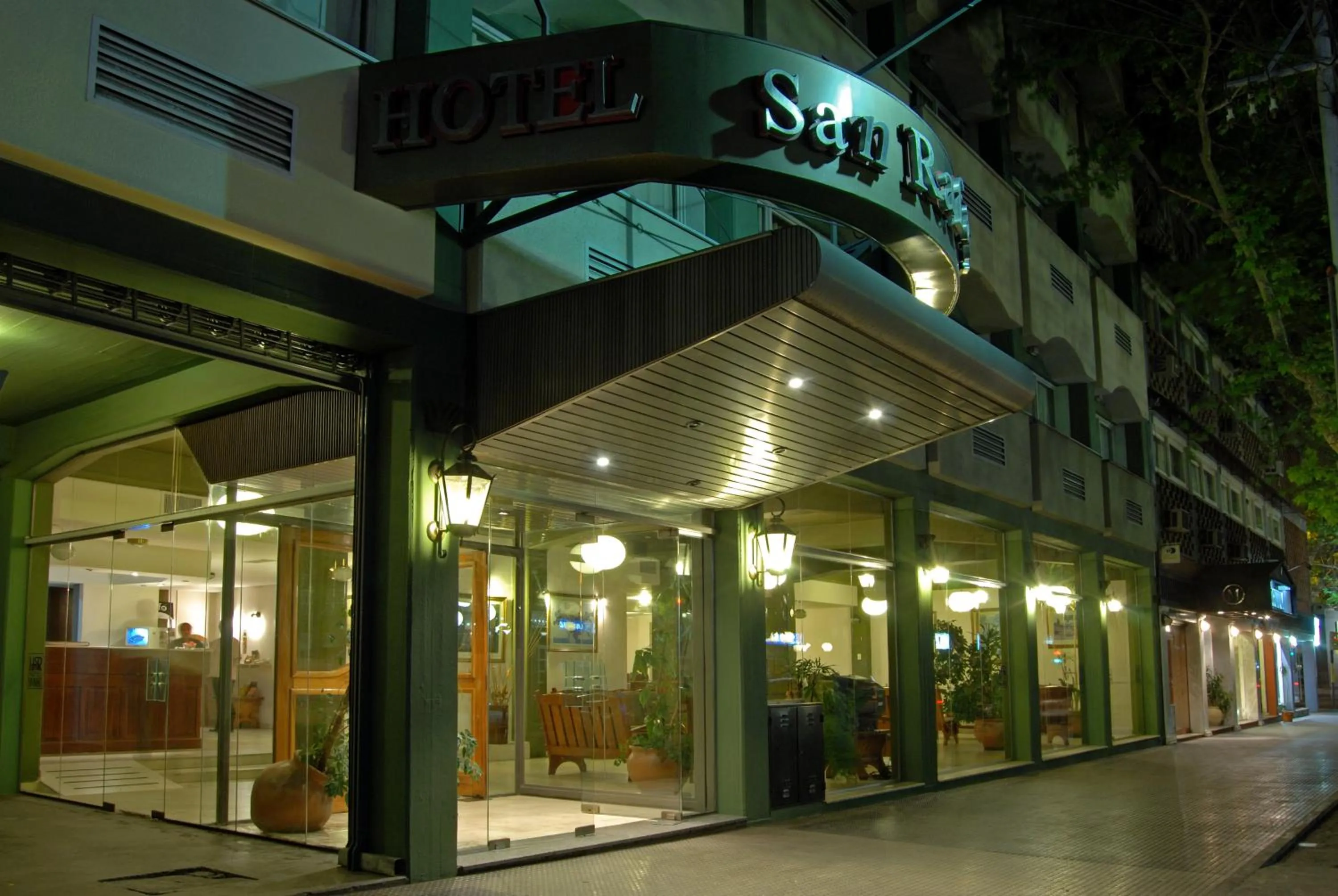 Property building in Hotel San Rafael