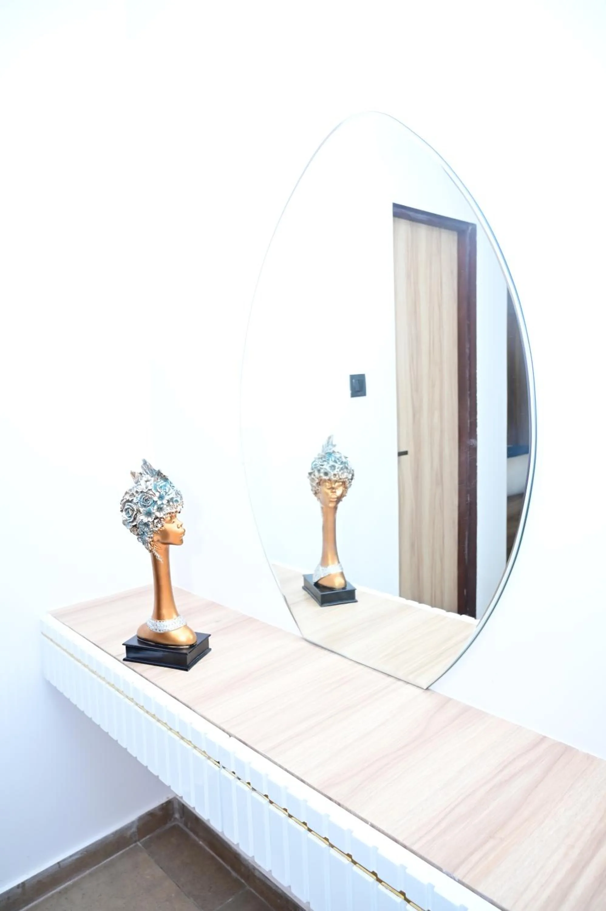 Decorative detail, Bed in The Dwelling Inn