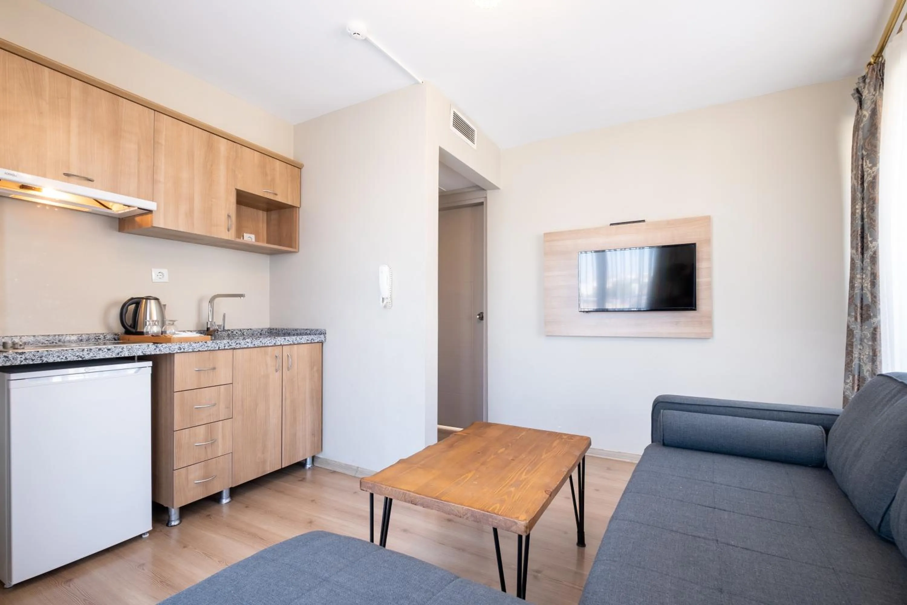 TV and multimedia in Lavin Hotel & Suites