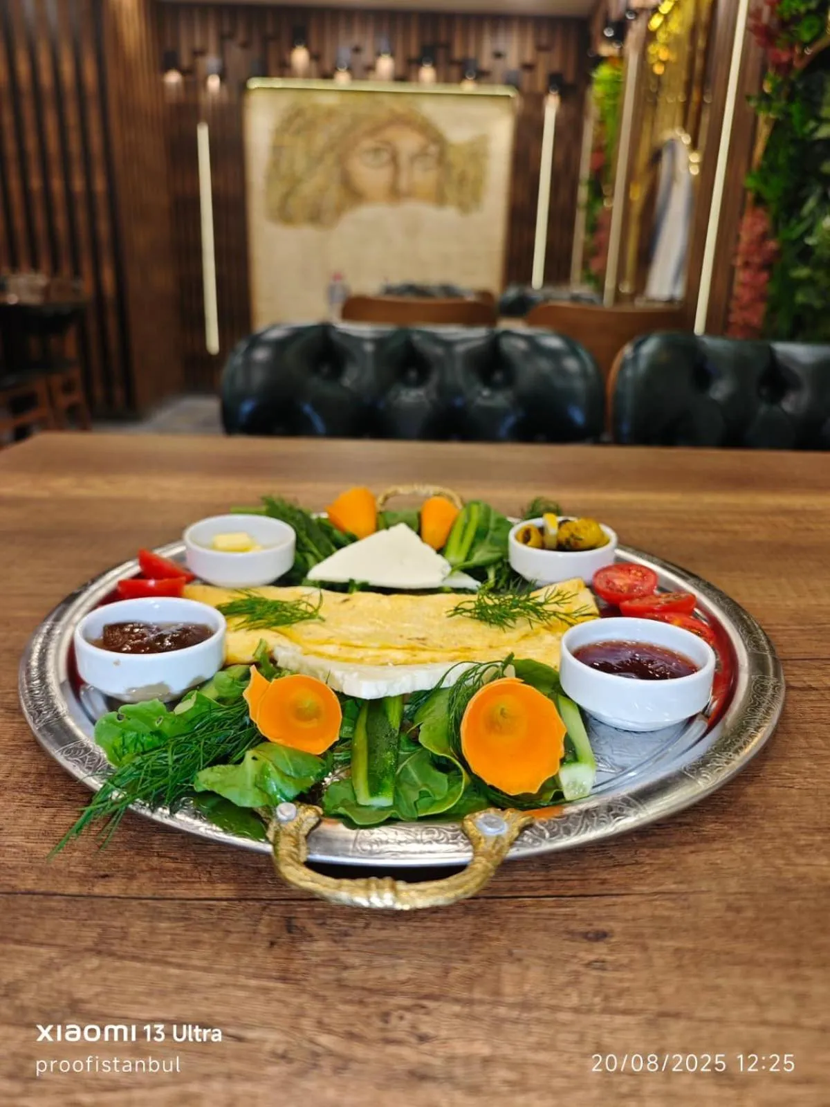 Restaurant/places to eat in Lavin Hotel & Suites