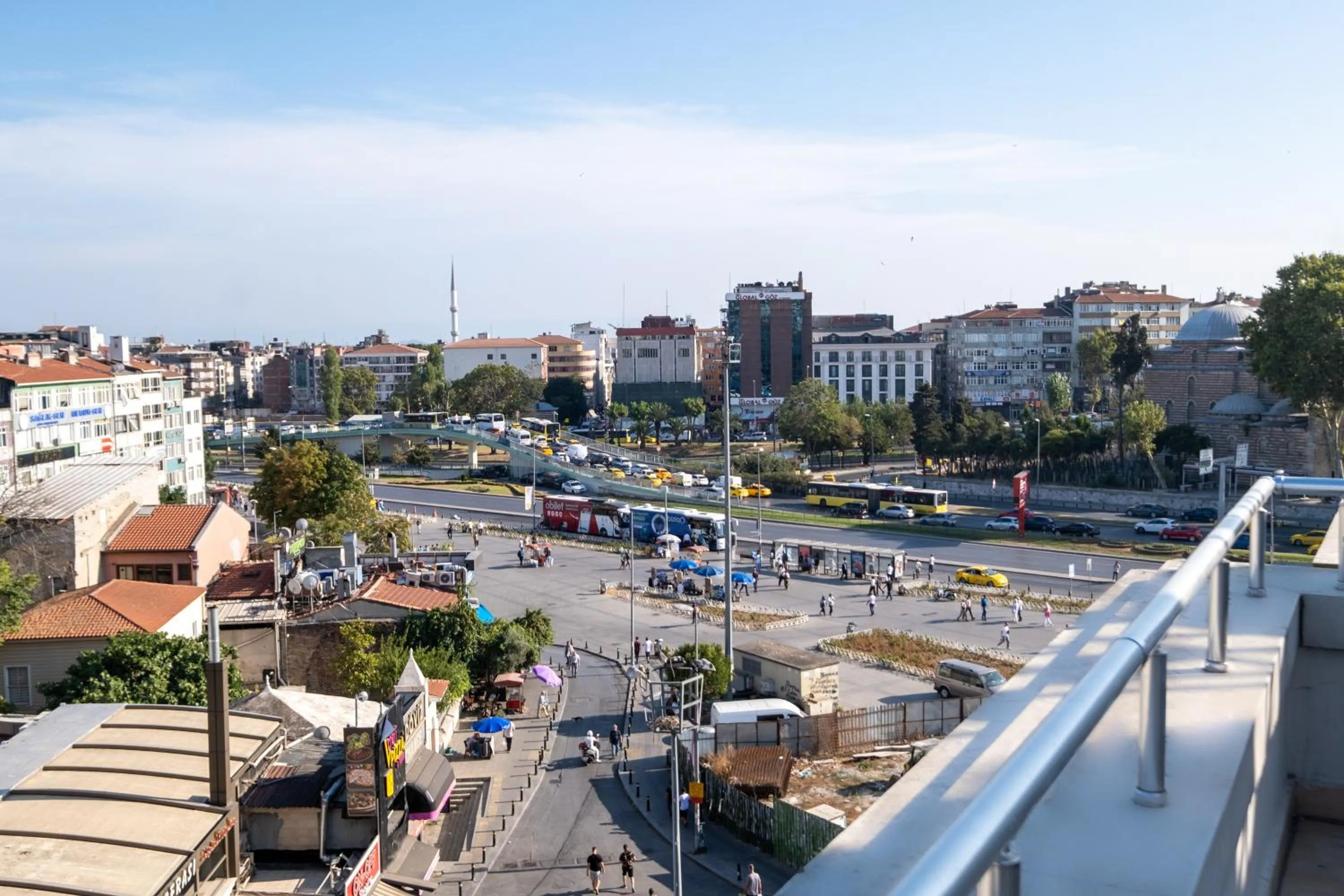 Day in Lavin Hotel & Suites