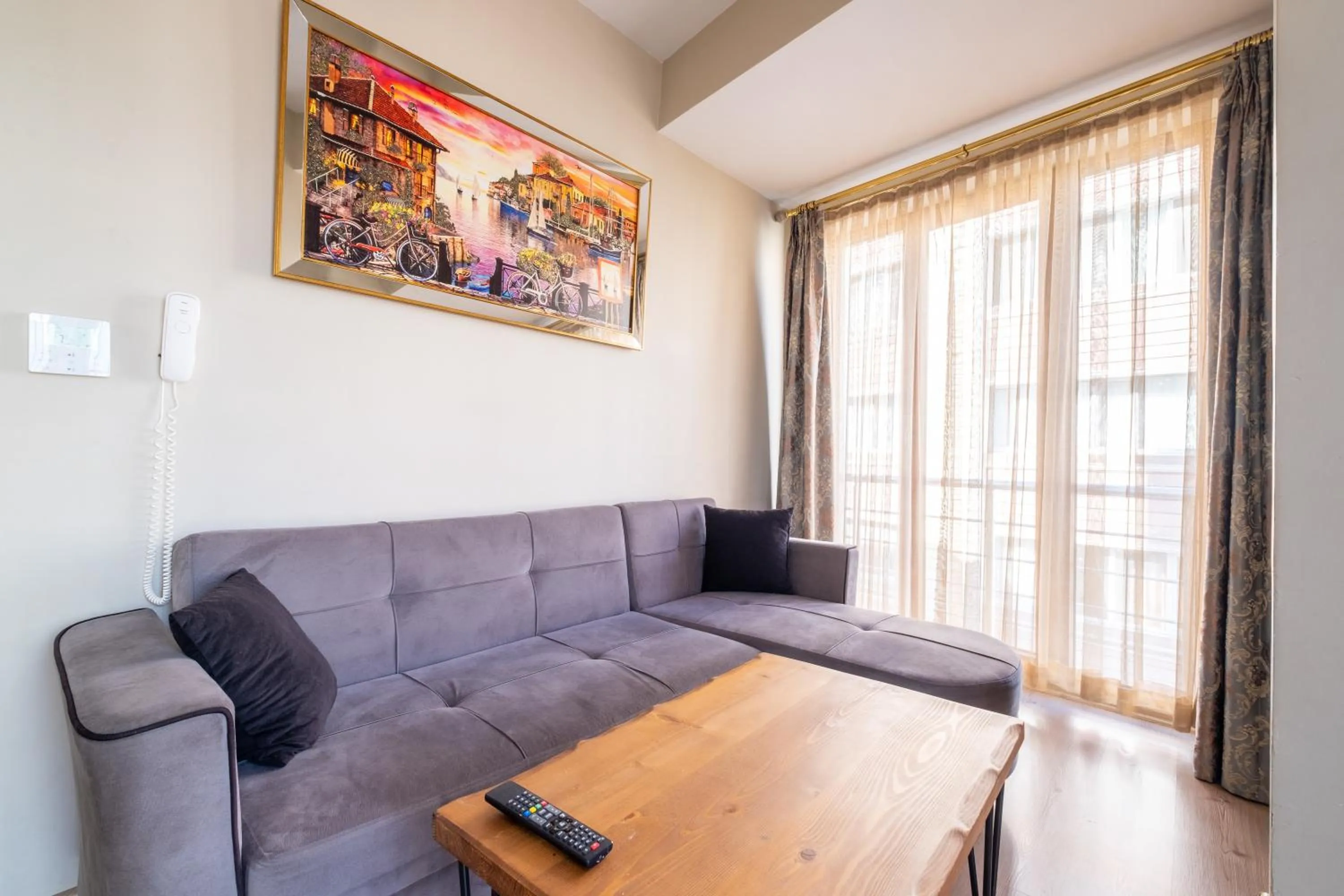 Living room in Lavin Hotel & Suites