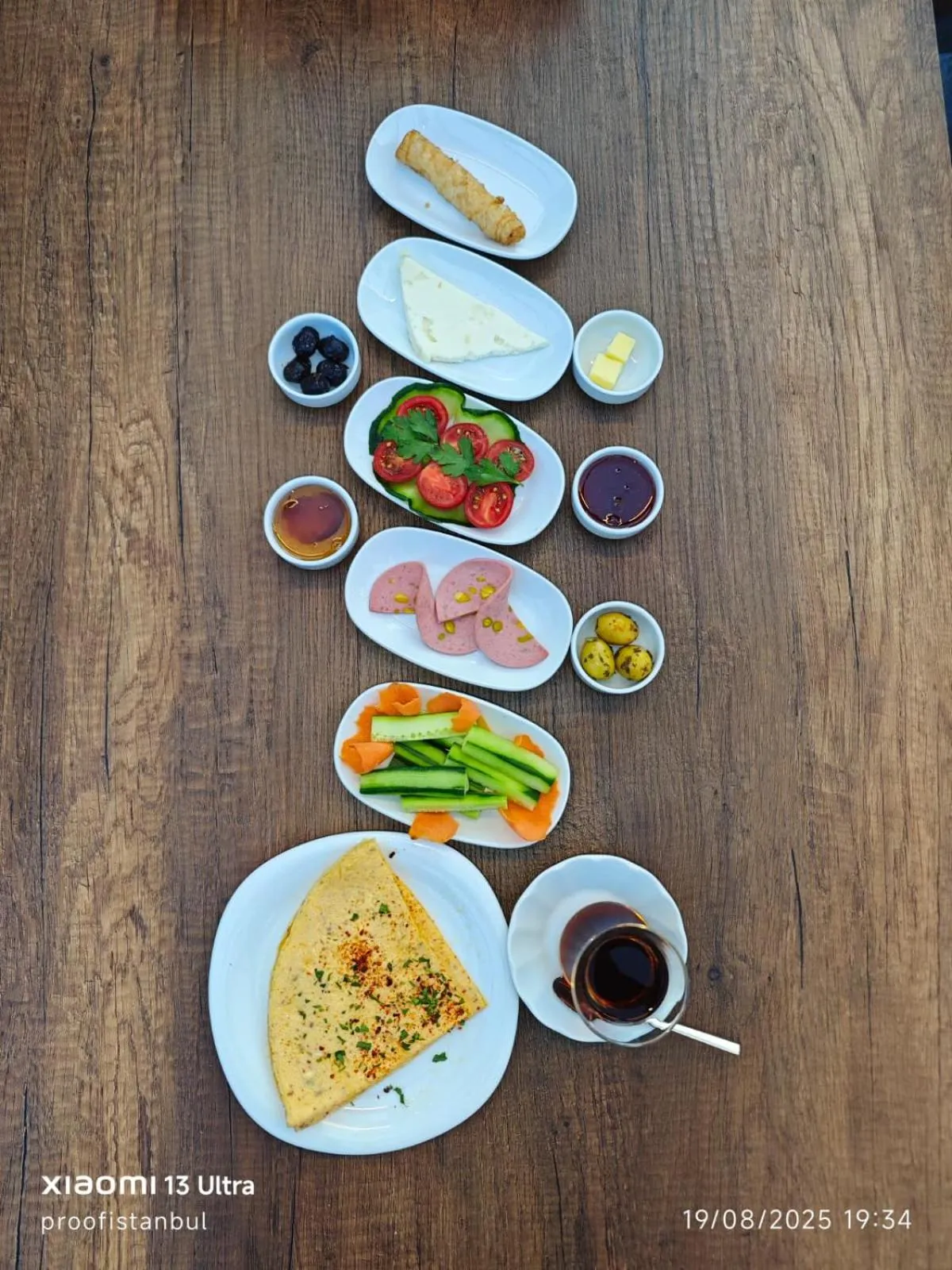 Restaurant/places to eat in Lavin Hotel & Suites