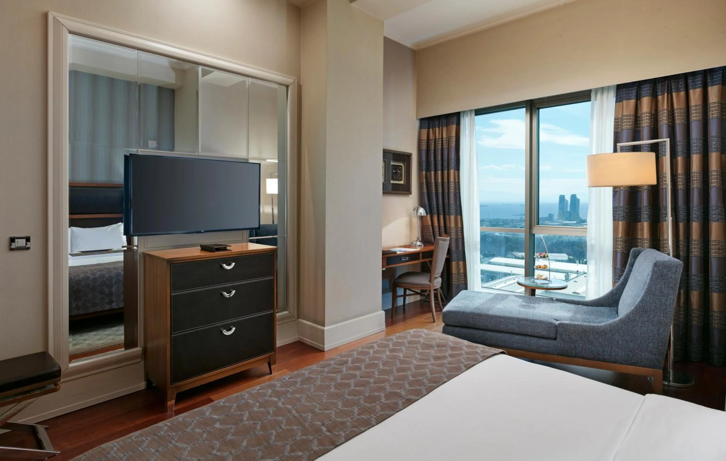 Bedroom, Bed in Titanic Business Kartal