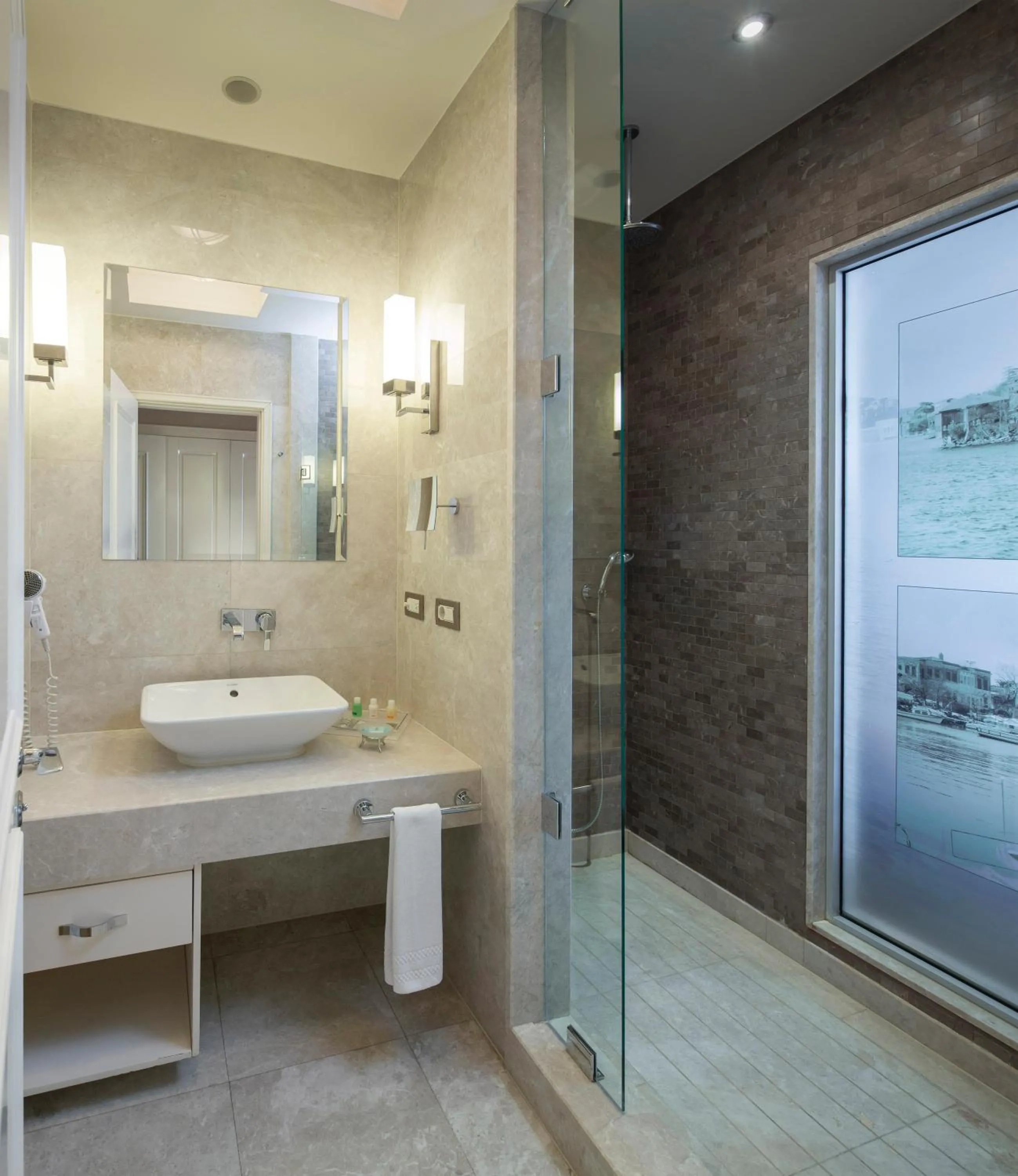 Bathroom in Titanic Business Kartal