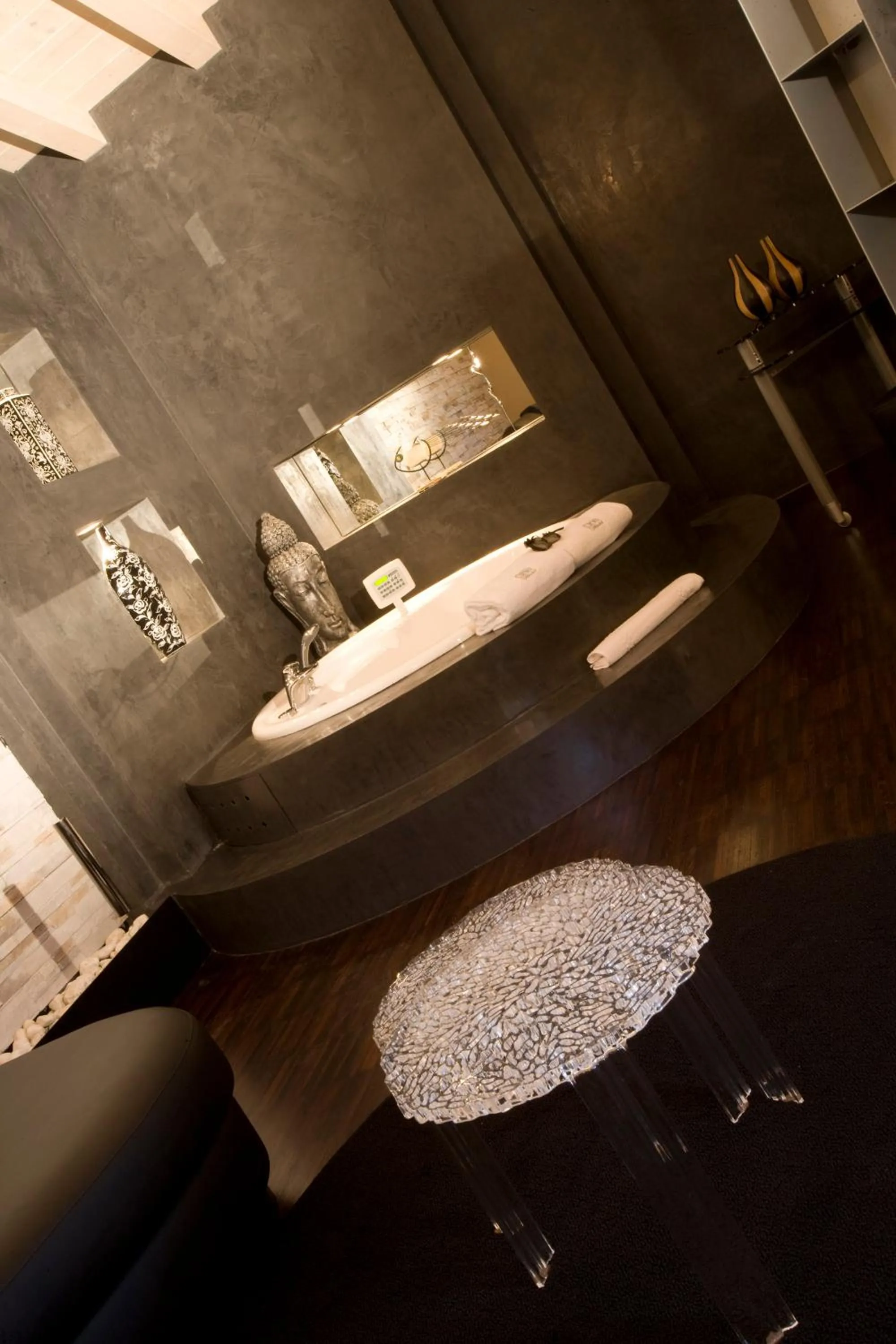 Hot Tub in OneMhotel