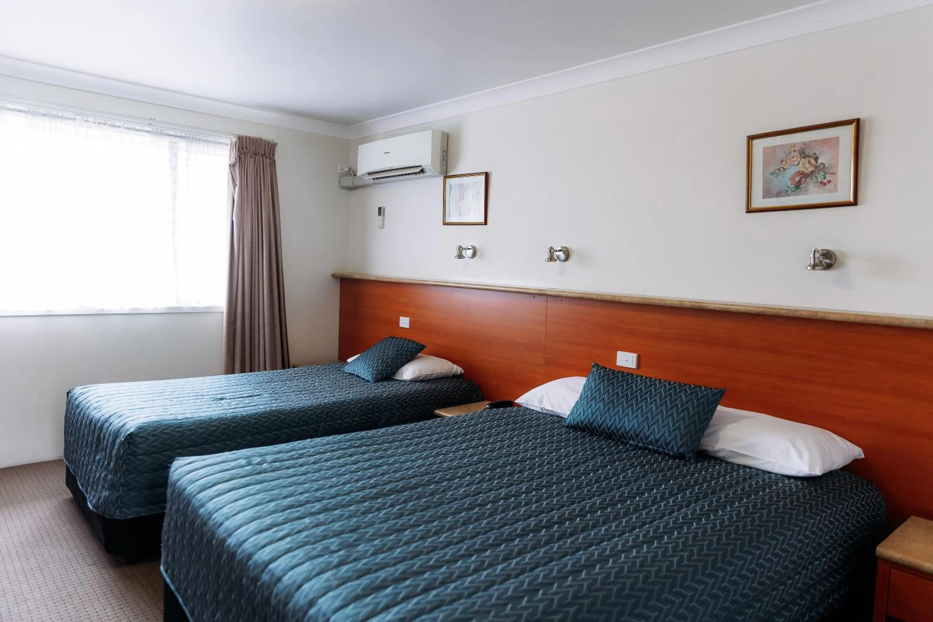 Bed in Scone Motor Inn & Apartments