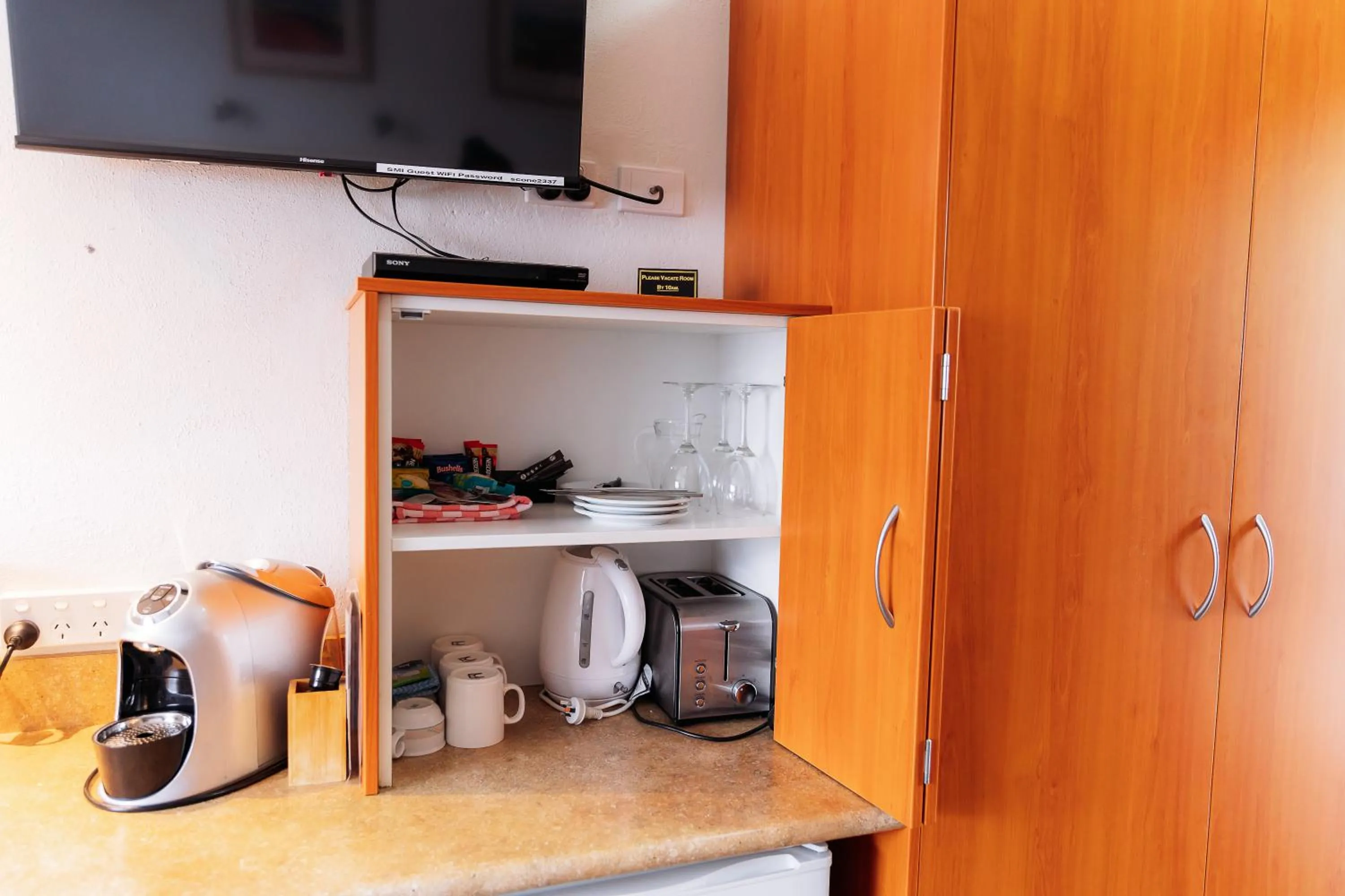 TV and multimedia in Scone Motor Inn & Apartments