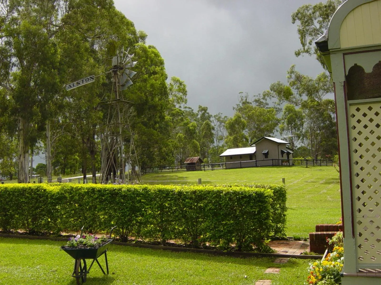 Garden in Belvoir B&B Cottages