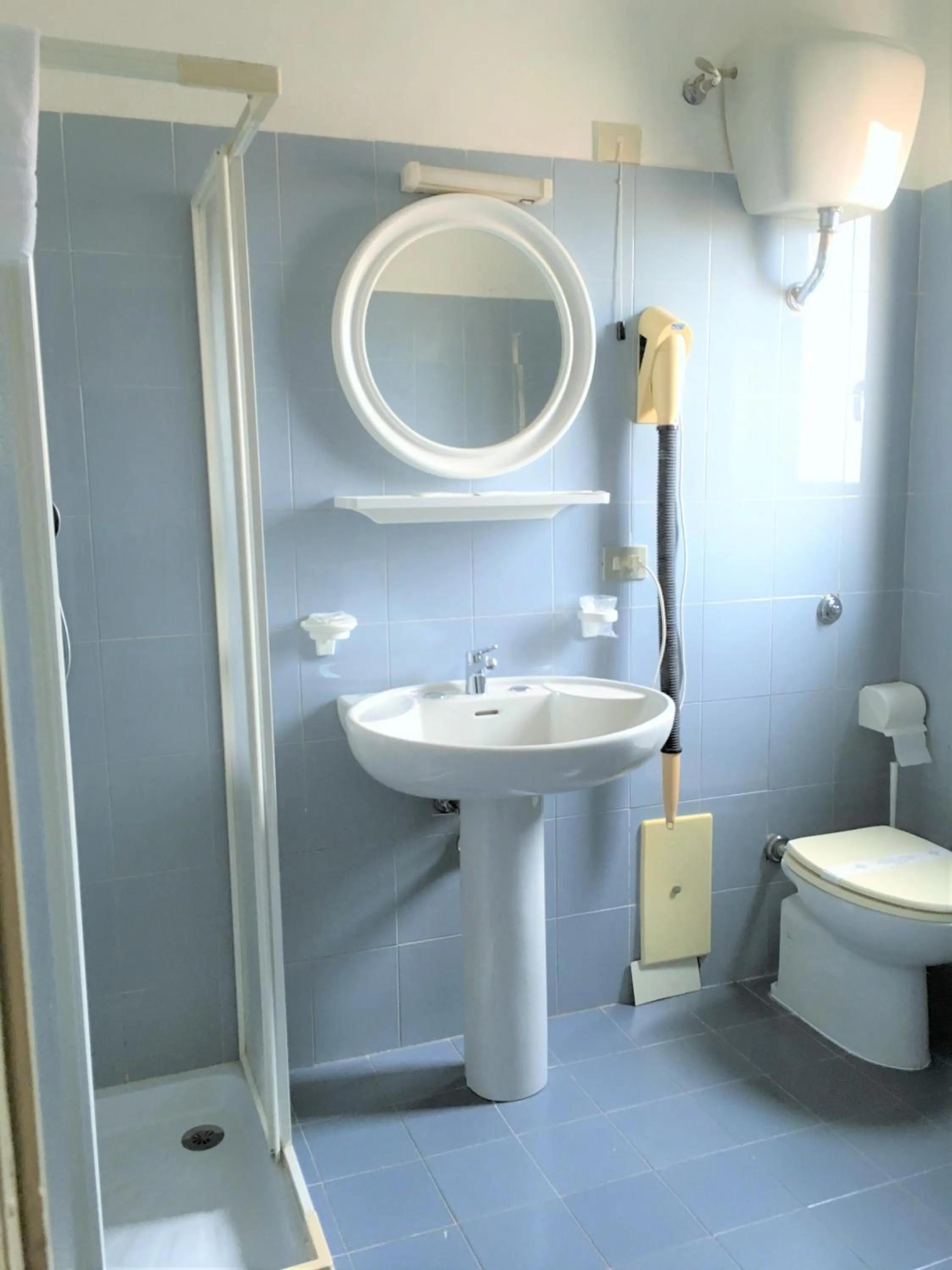 Shower in Hotel Don Pedro